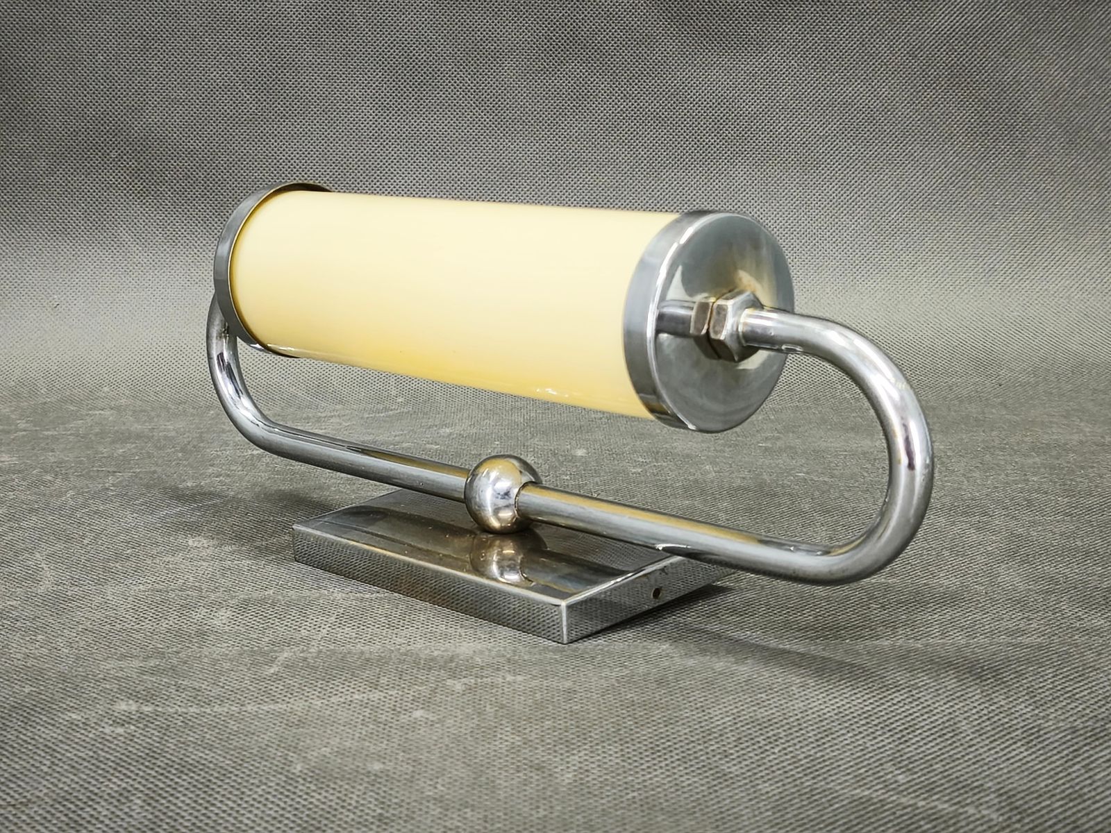 Applique murale Art déco tchèque en chrome et verre champagne, années 1930 photo furniture