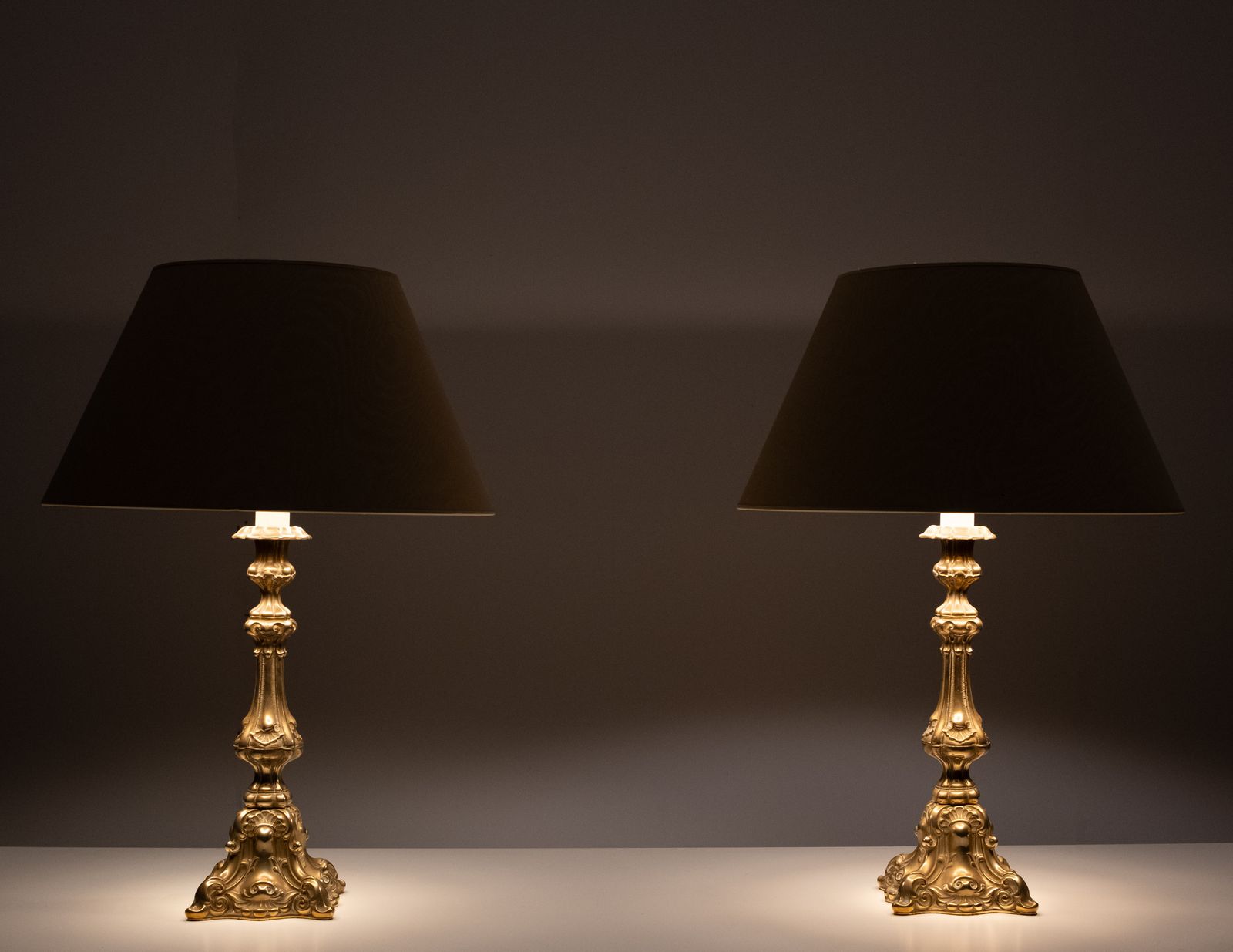 1473.0 Stunning Pair Of Rococo Brass Table Lamps Italy 1920s photo