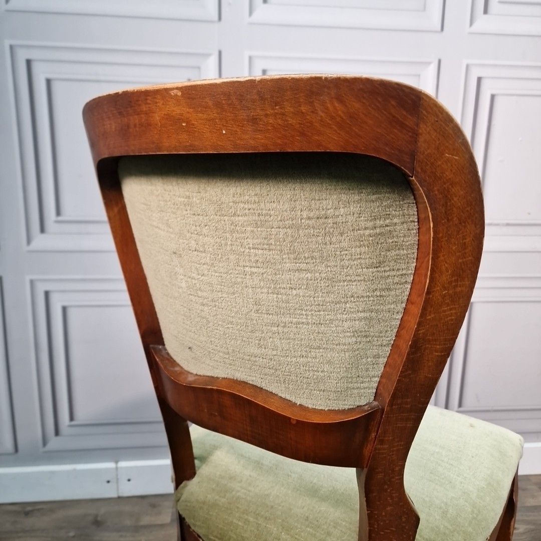 photo vinterior Antique Carved Walnut Chair Green Upholstery – Victorian Salon Style Seat