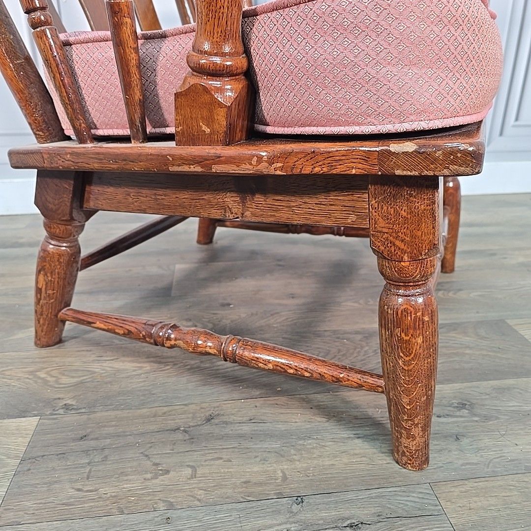 photo vinterior Vintage High Back Armchair Solid Oak Turned Wood Cushions – Rustic Country