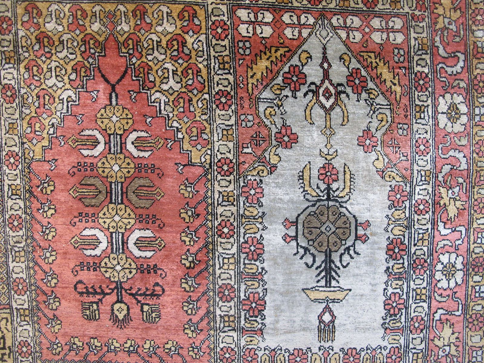 Hereke tapijt van zijde en metaaldraad, Turkije, 1950-1970, 2,38 m x 1,63 m photo Textiel