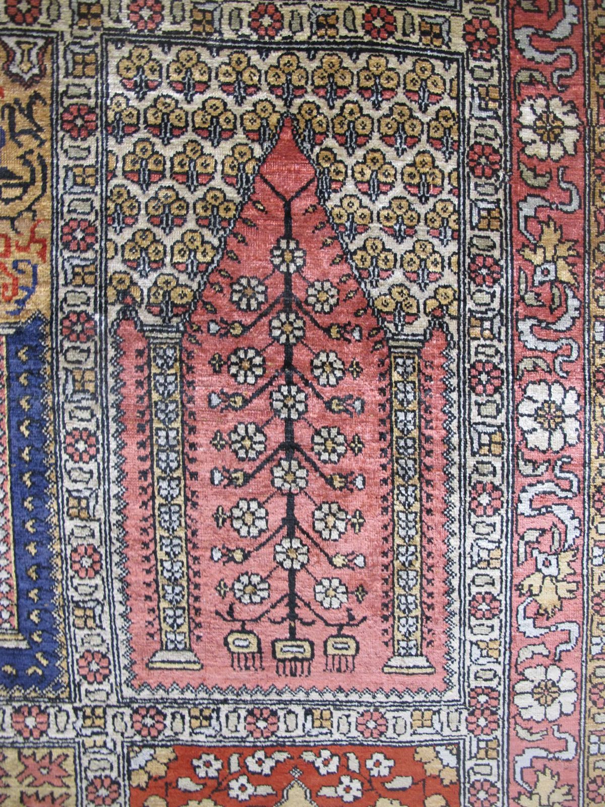 Hereke tapijt van zijde en metaaldraad, Turkije, 1950-1970, 2,38 m x 1,63 m photo buy