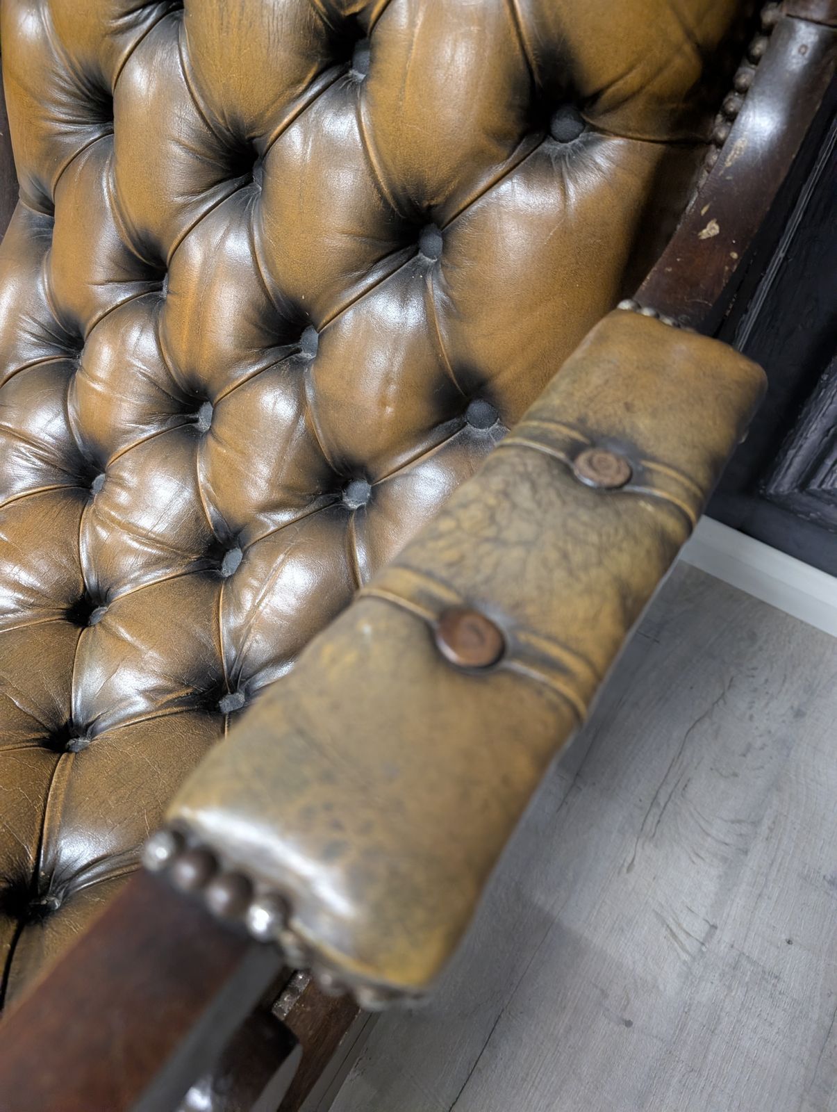 Vintage English Chesterfield Armchair Green Leather Club Chair 1970s photo vinterior