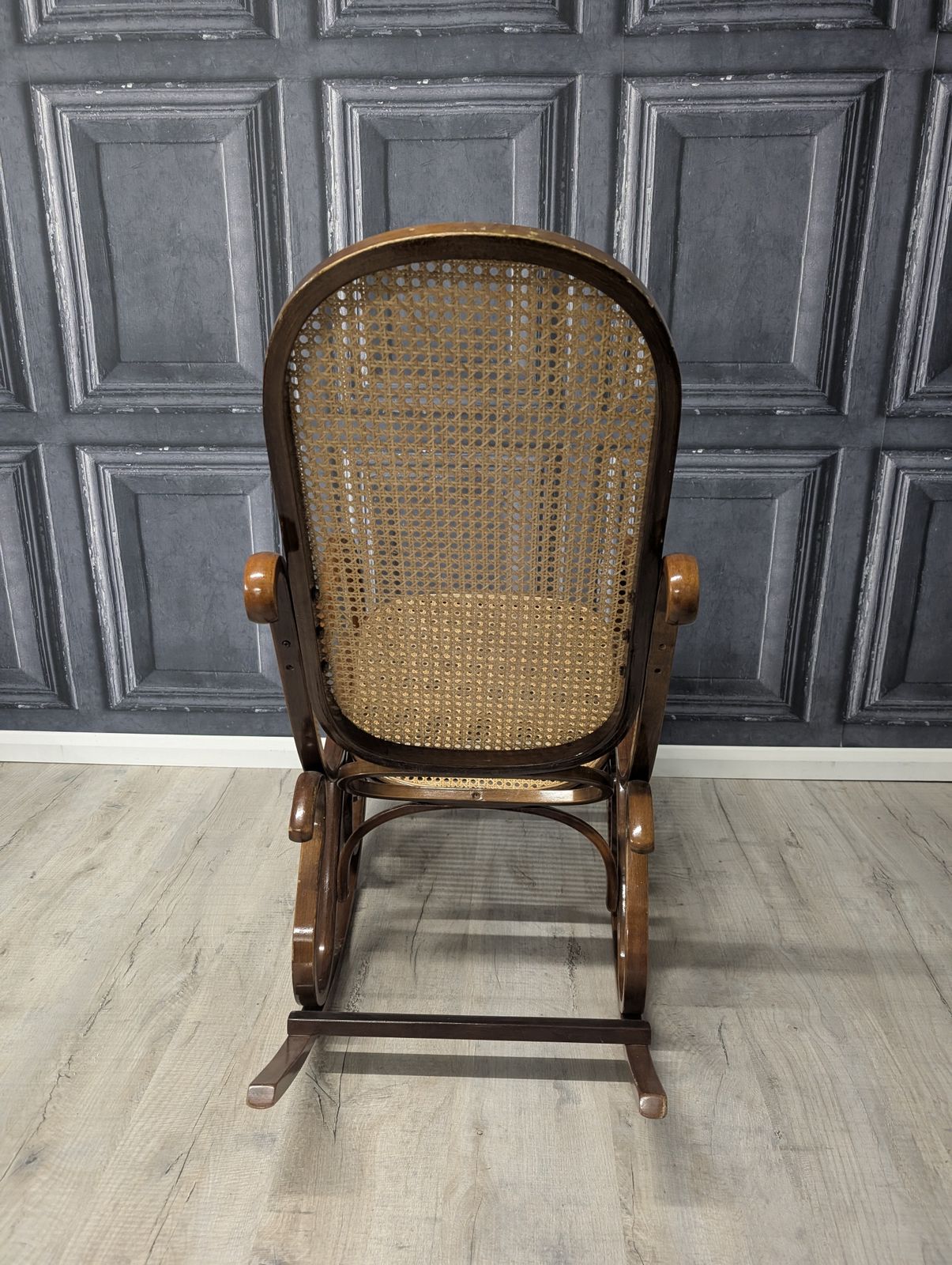 photo furniture Thonet Style Vintage Bentwood Rocking Chair Rattan Cane