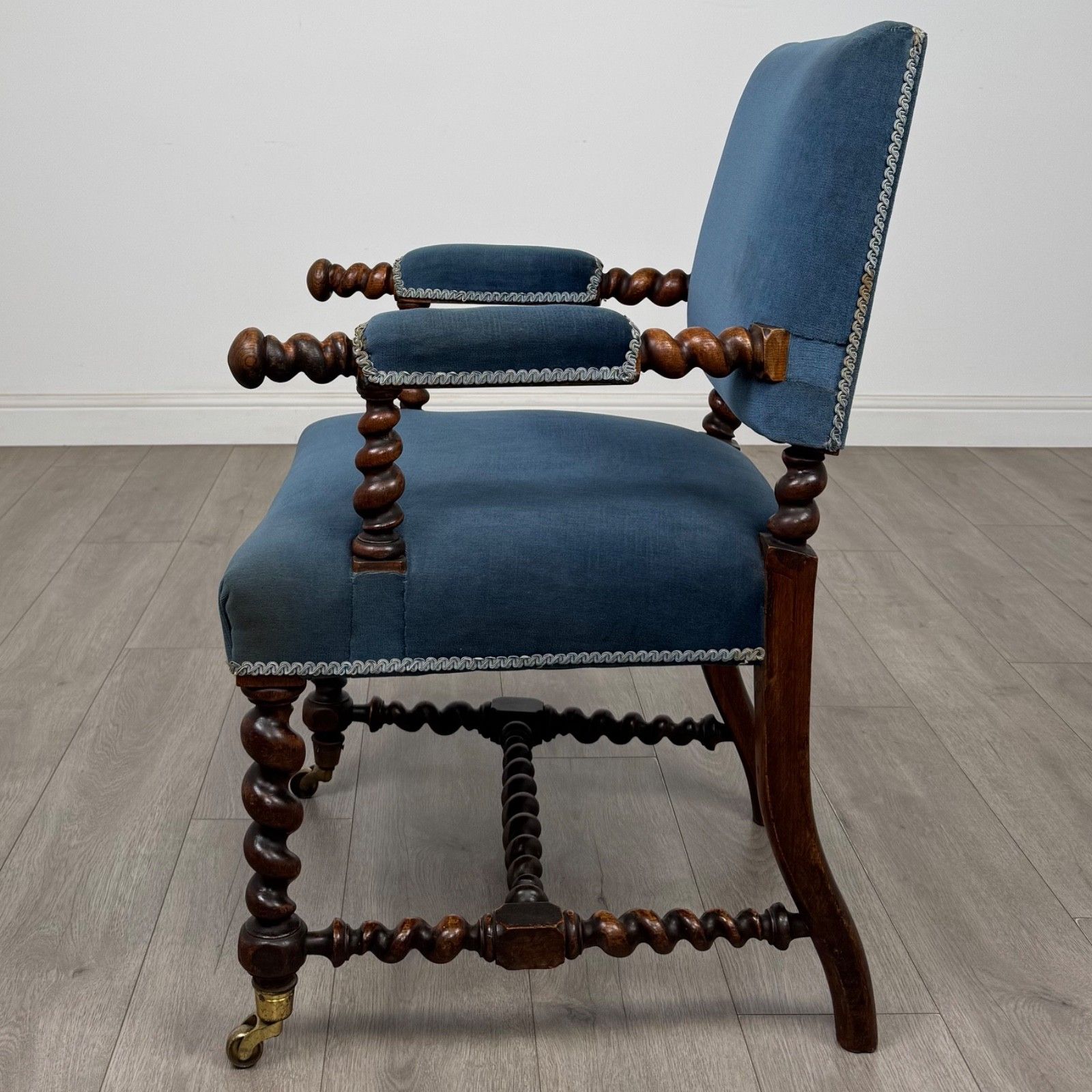 Antique 19th Century Carved Victorian Armchair In Oak ( Af 5666 ) photo furniture