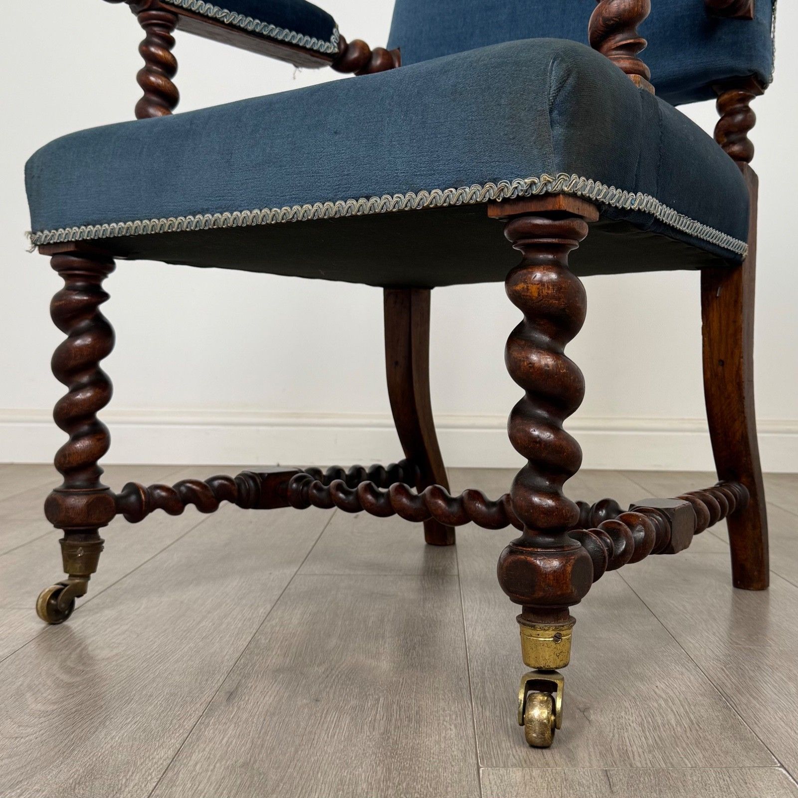 Furniture Antique 19th Century Carved Victorian Armchair In Oak ( Af 5666 ) photo
