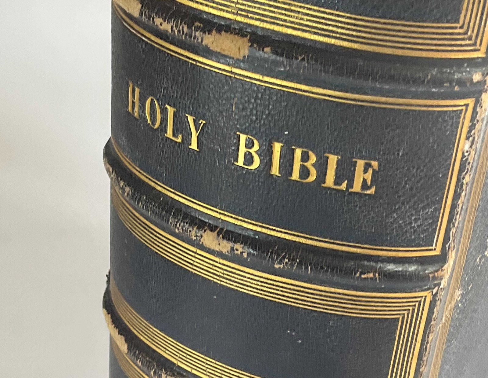 The Jacomb Dynastic Archive: 1846 Ornate Cambridge Pulpit Bible, Hand Inked Family Registry, And 1907 All Saints' Clapton Companion Volume photo vinterior
