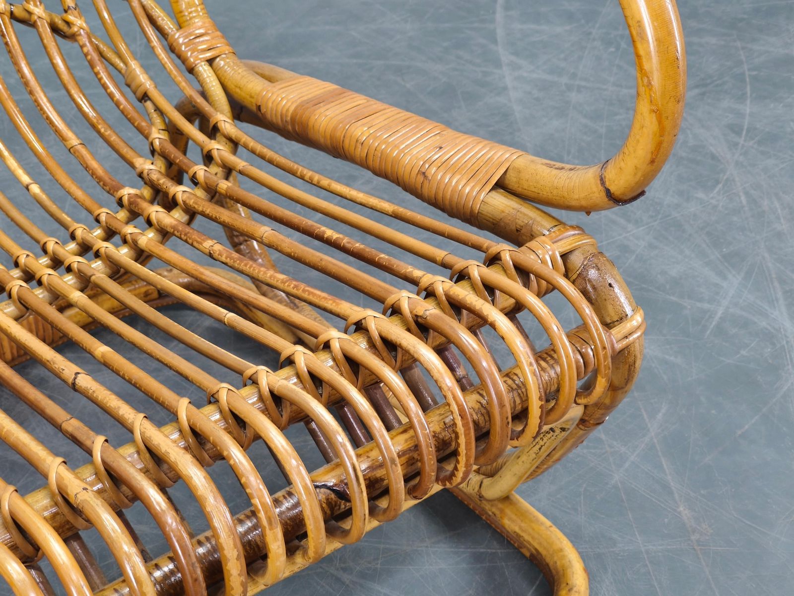 Mobilier Fauteuil lounge mid-century en rotin, Italie, années 1960 photo