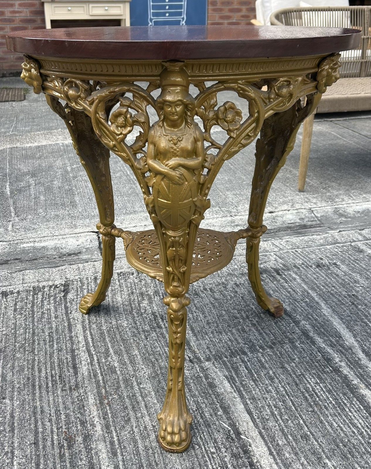Antique Detailed Cast Iron Britannia Base Pub Tavern Table Original Gold Paint photo Furniture