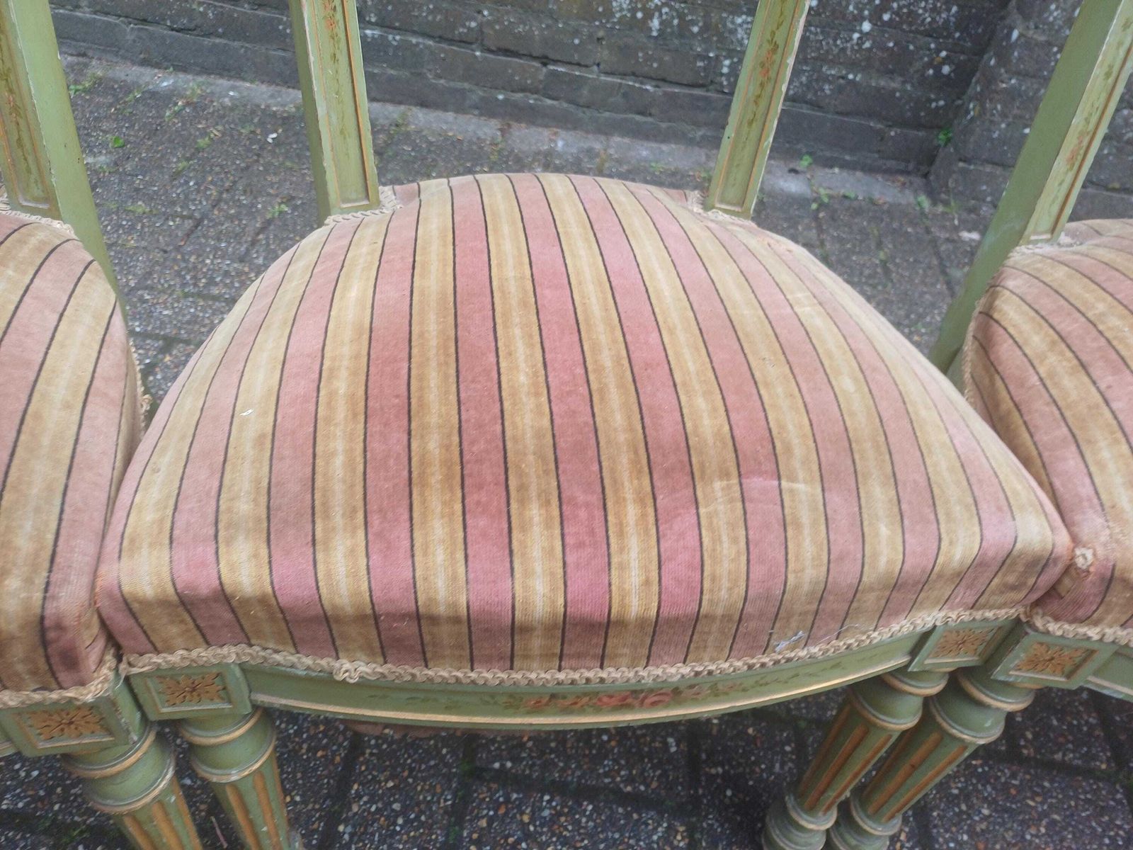 Detailed Set Of 4 French Victorian Painted Dining Chairs Original Velvet Upholstery Shabby Chic Floral Green photo vinterior