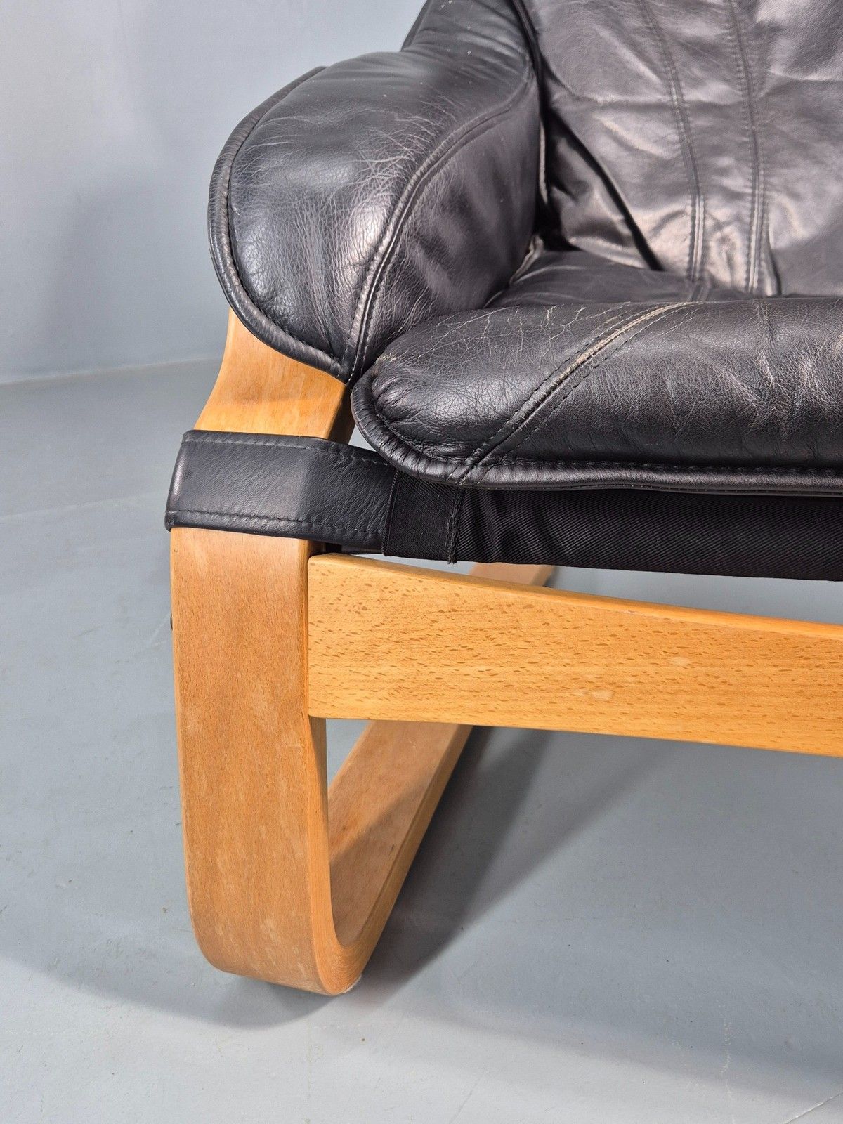 photo buy Vintage 1970s Leather Lounge Chair Bentwood Frame Danish Retro Mcm Eb08277
