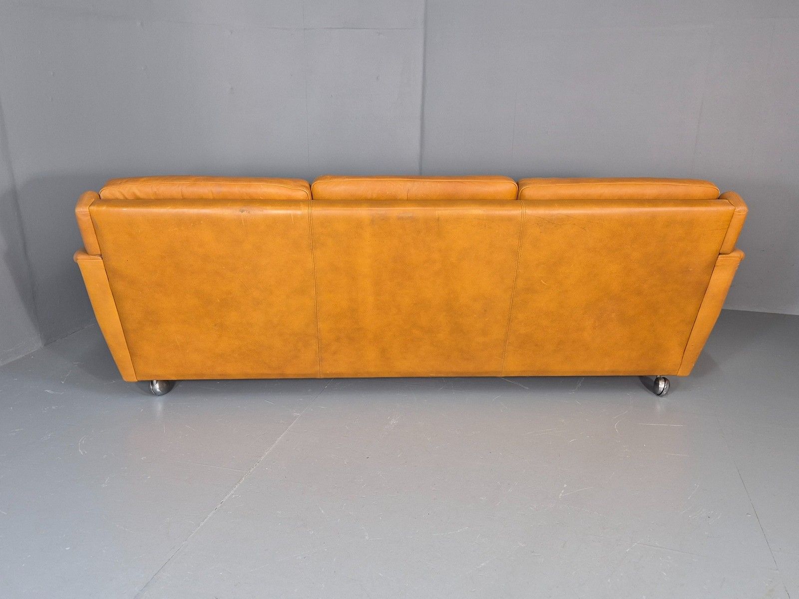photo buy Vintage 3 Seater Mid Century Sofa Tan Leather 1970s Retro Chrome Feet  Eb11773