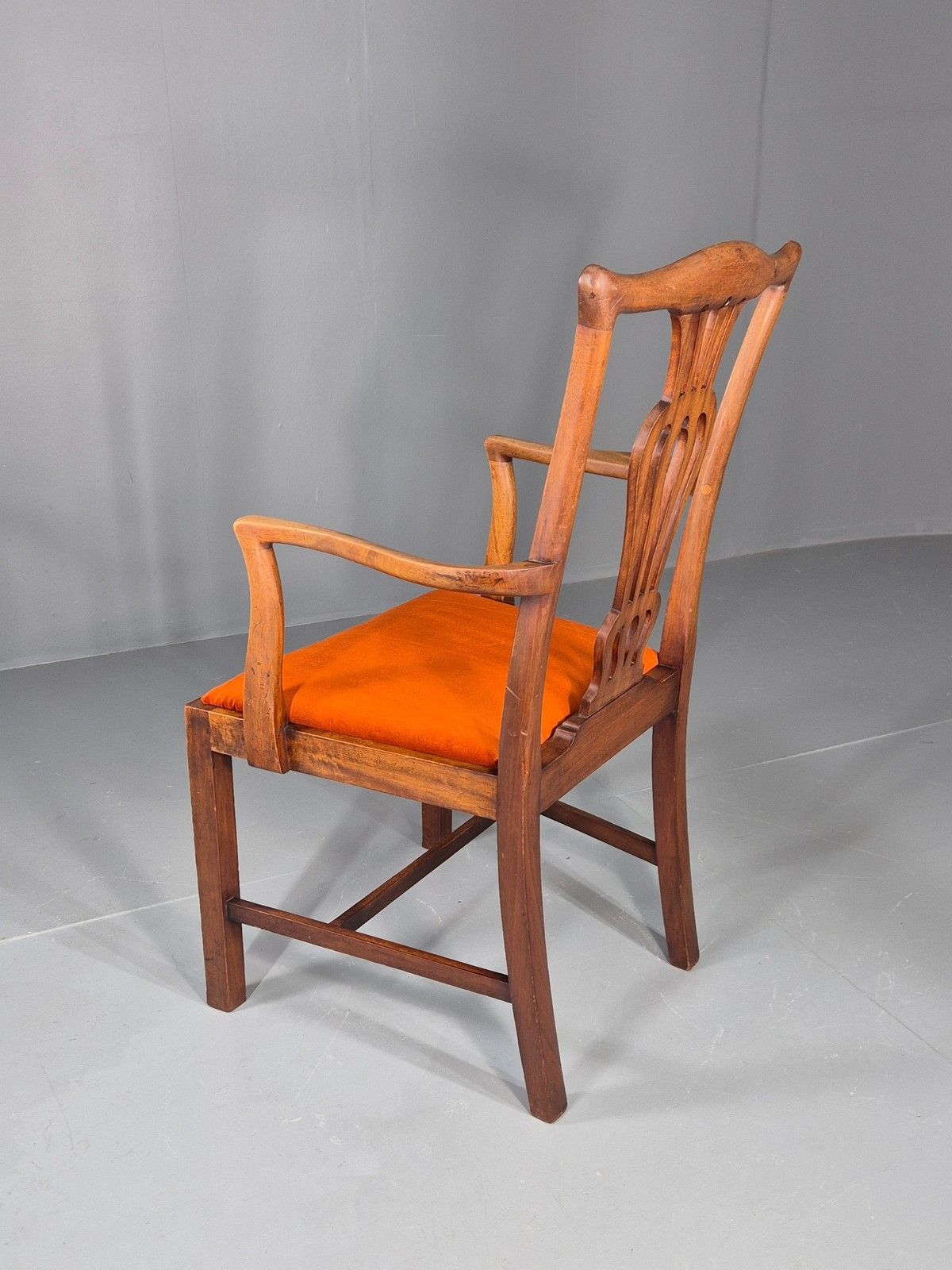photo vintage Hepplewhite Revival Oak Elbow Chair Antique New Seat Pad Eb11931