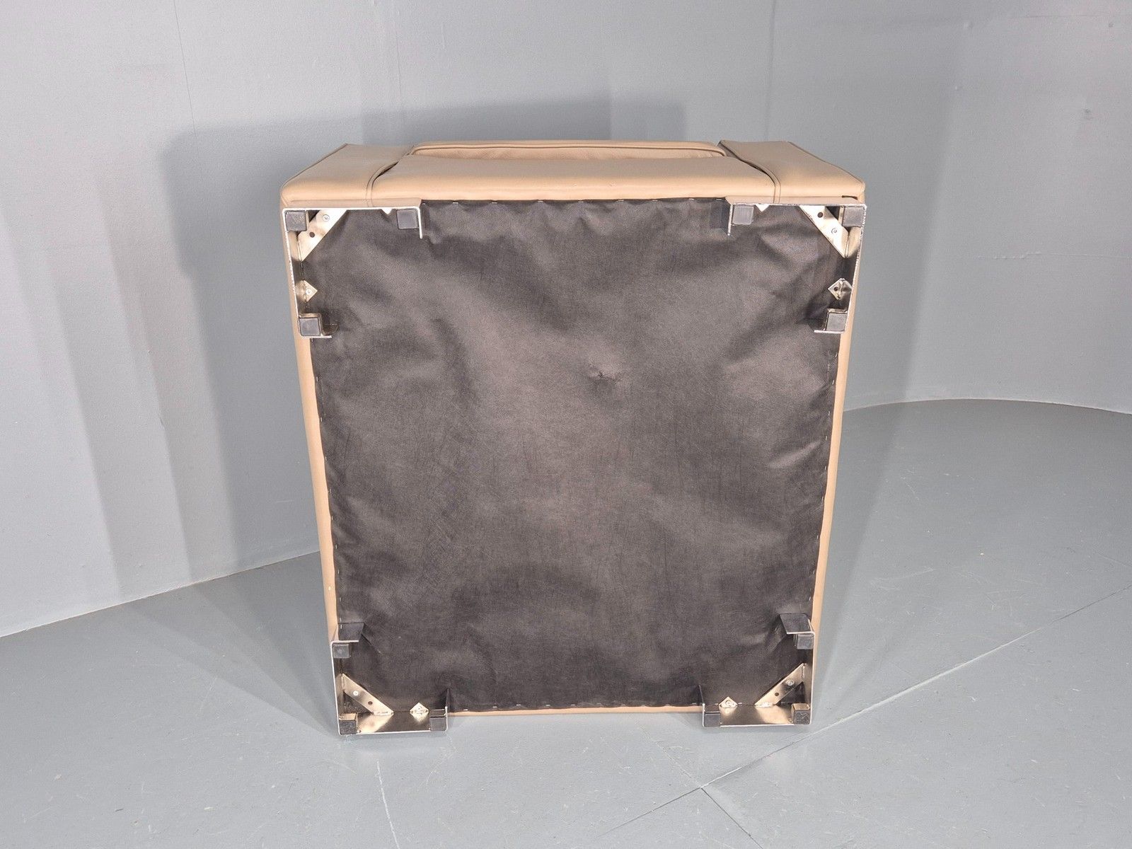 photo furniture Vintage Leather Cube Chair Moores Interiors Bespoke Build Quality Eb11997