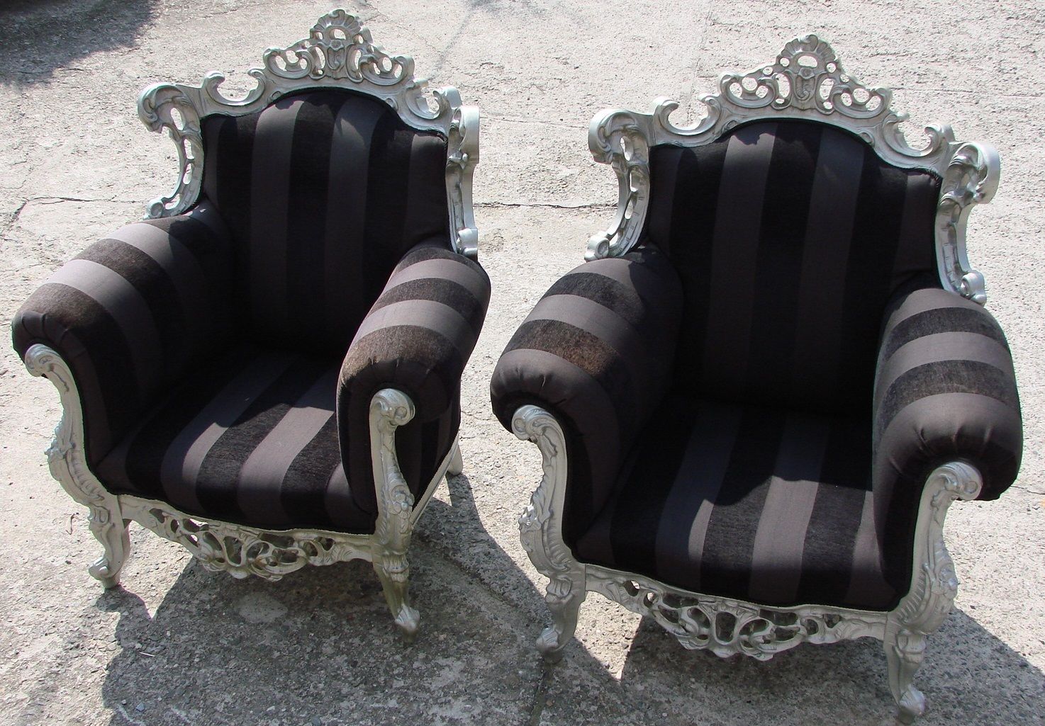 Een paar vintage fauteuils, jaren 1980, gelakt hout en stof photo Meubels