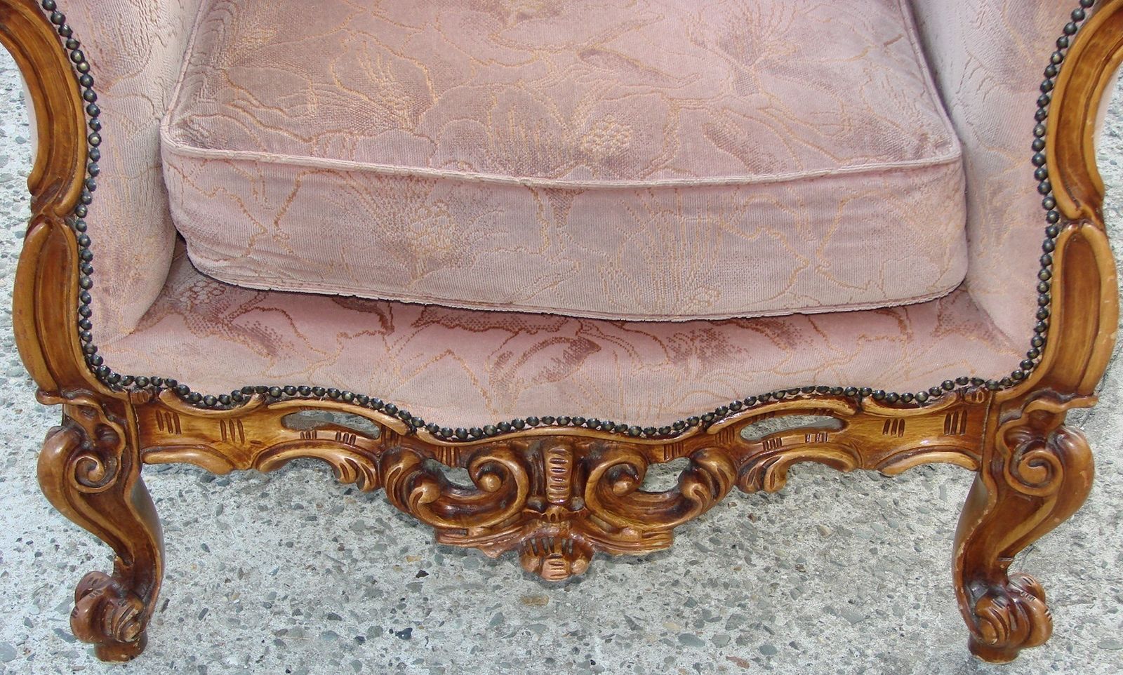 photo for sale Vintage Franse Fauteuil, Jaren 1960, Gesneden Hout, Veren