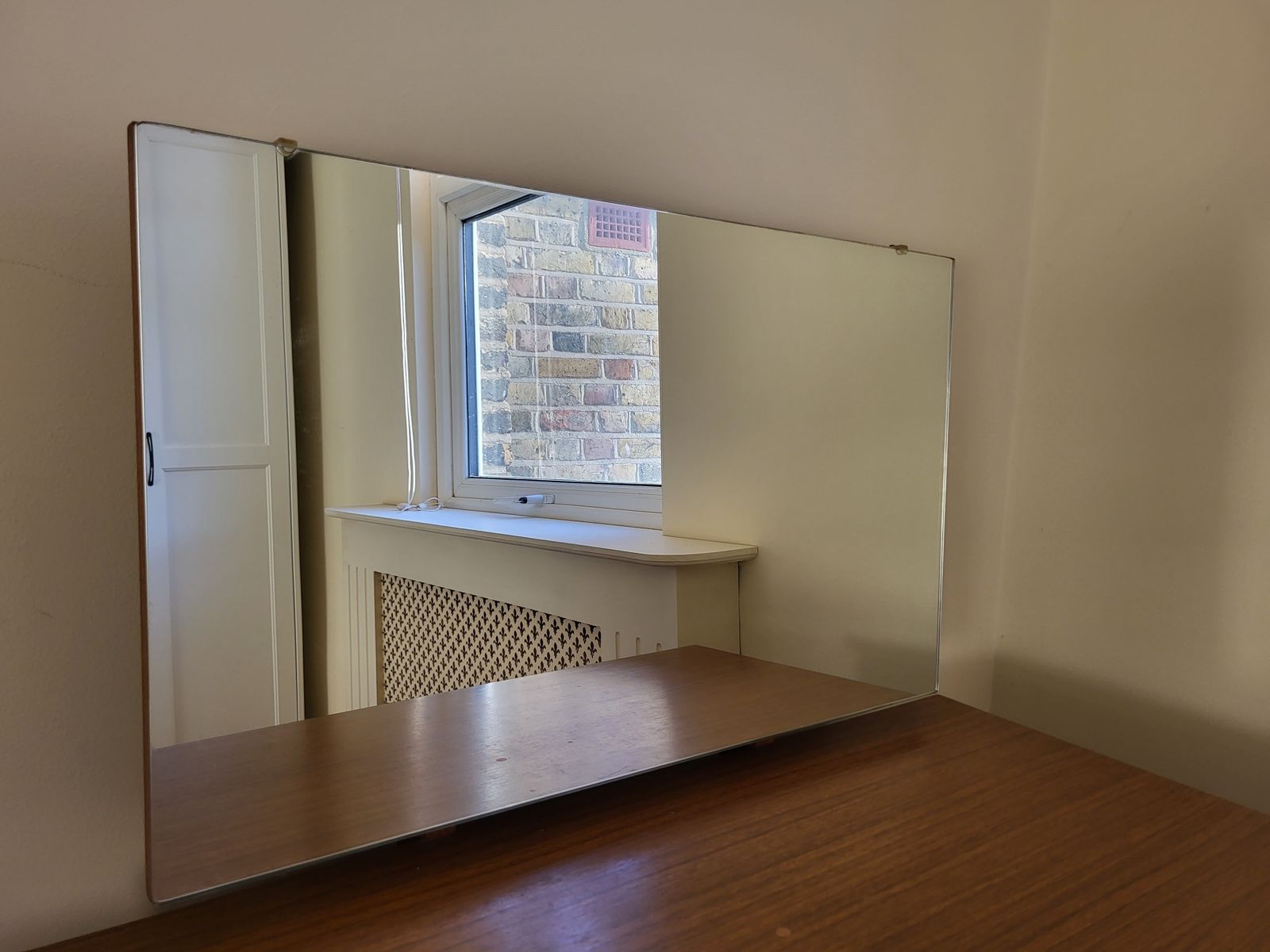 Schreiber Mid Century Chest Of Drawers W/Removable Mirror And Rounded Drawers photo 160.0