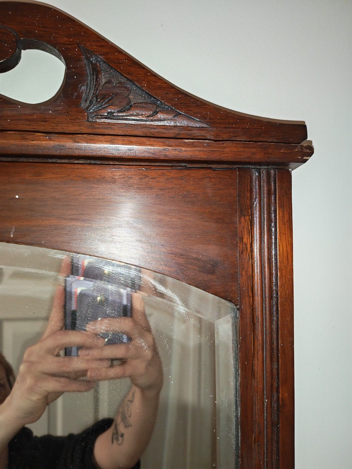 Antique Mahogany Wall Mirror Carved Crest Bevelled Glass 73x48 Cm photo vinterior