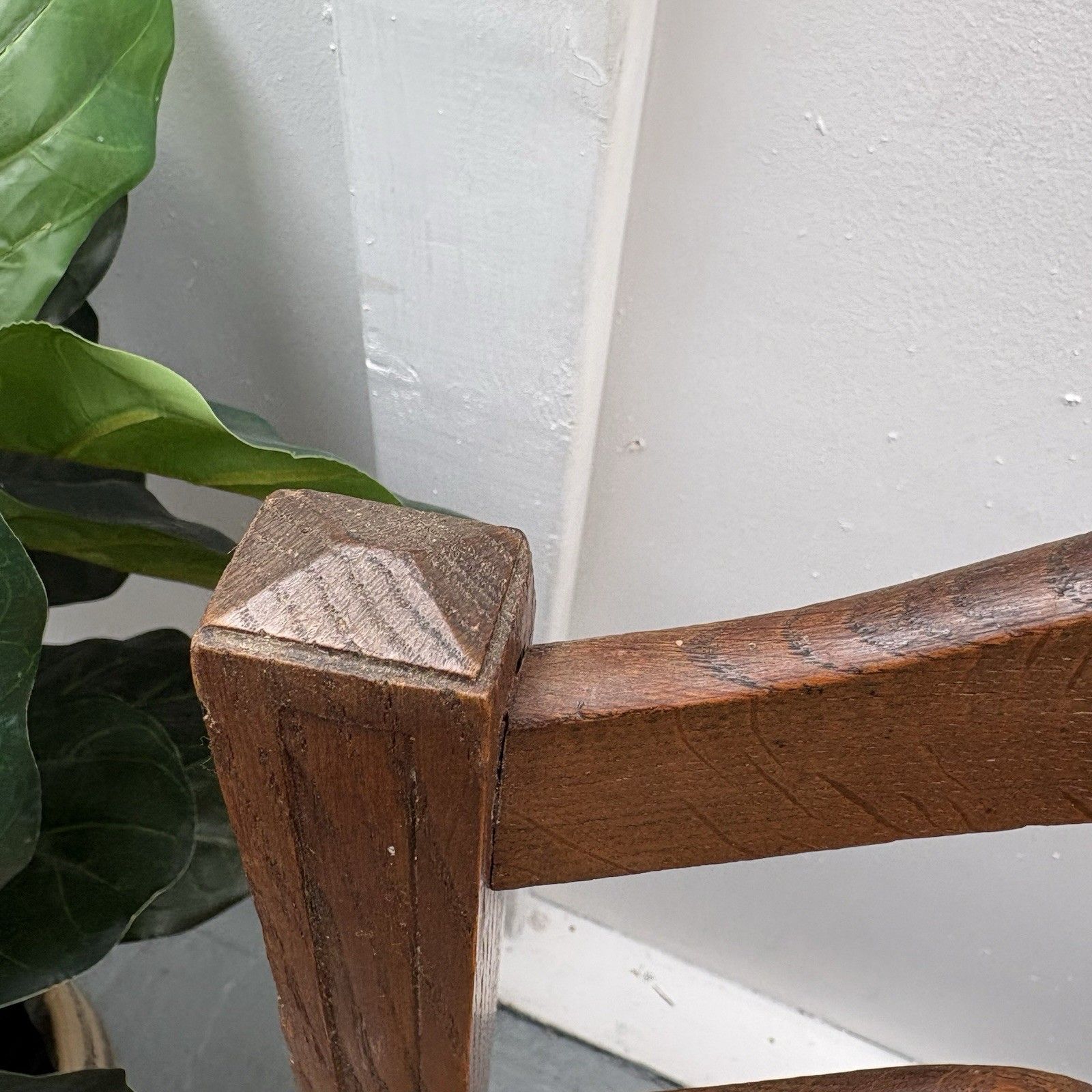 photo vinterior Pair Of Provincial French Country Oak Rush Seat Ladderback Carver Dining Chairs