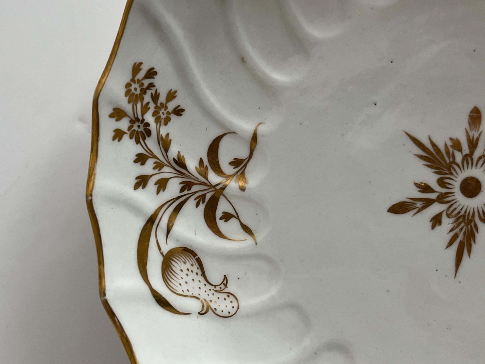 Provenance Lord & Lady Flight Collection Gilded Dish Flight Worcester, ca. 1795 photo Woonaccessoires