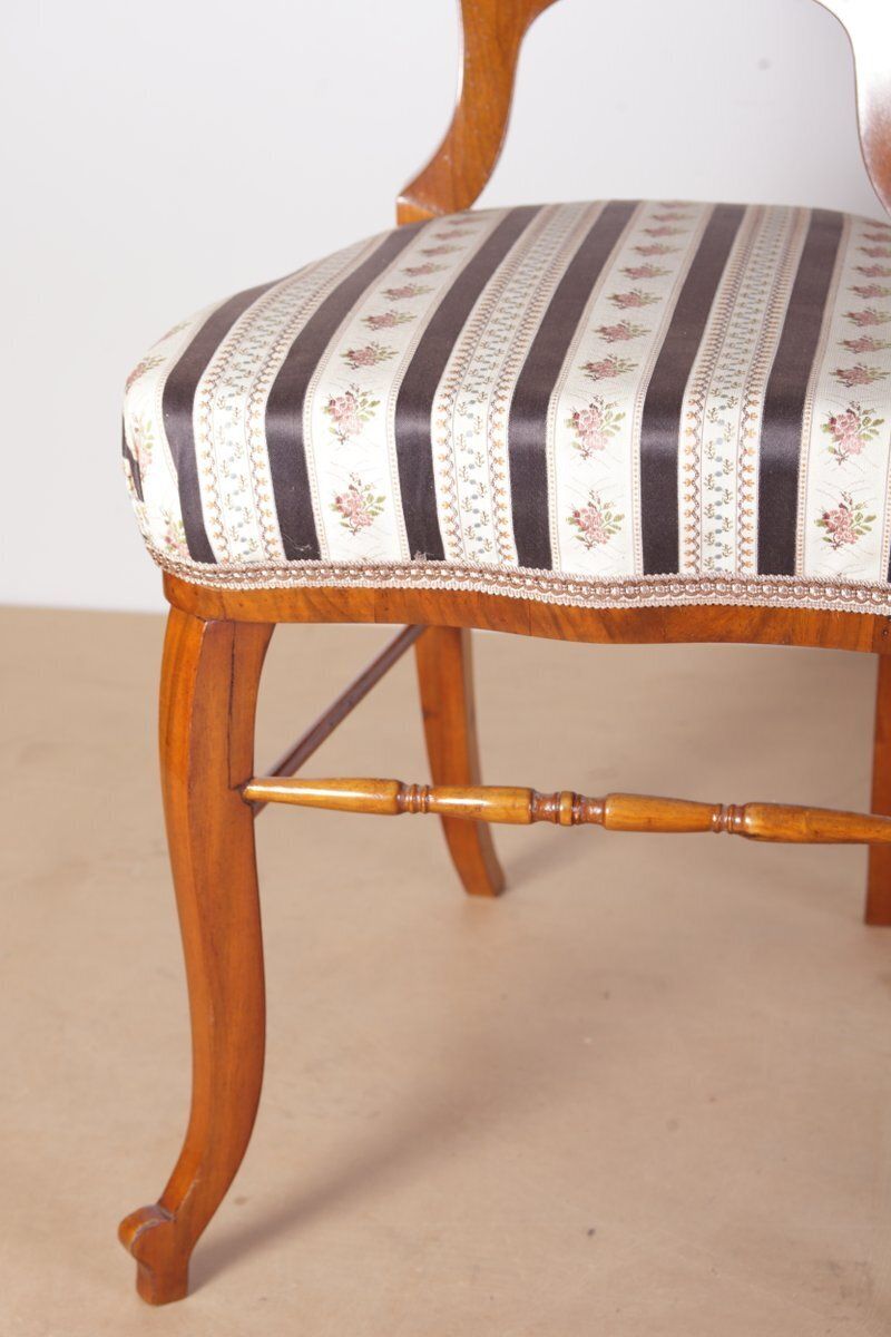 Late Biedermeier stoelen in walnoot, jaren 1880, set van 2 photo vintage