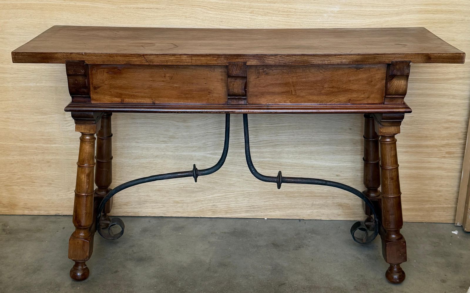 photo furniture Console espagnole du XXe siècle, deux tiroirs et entretoise en fer