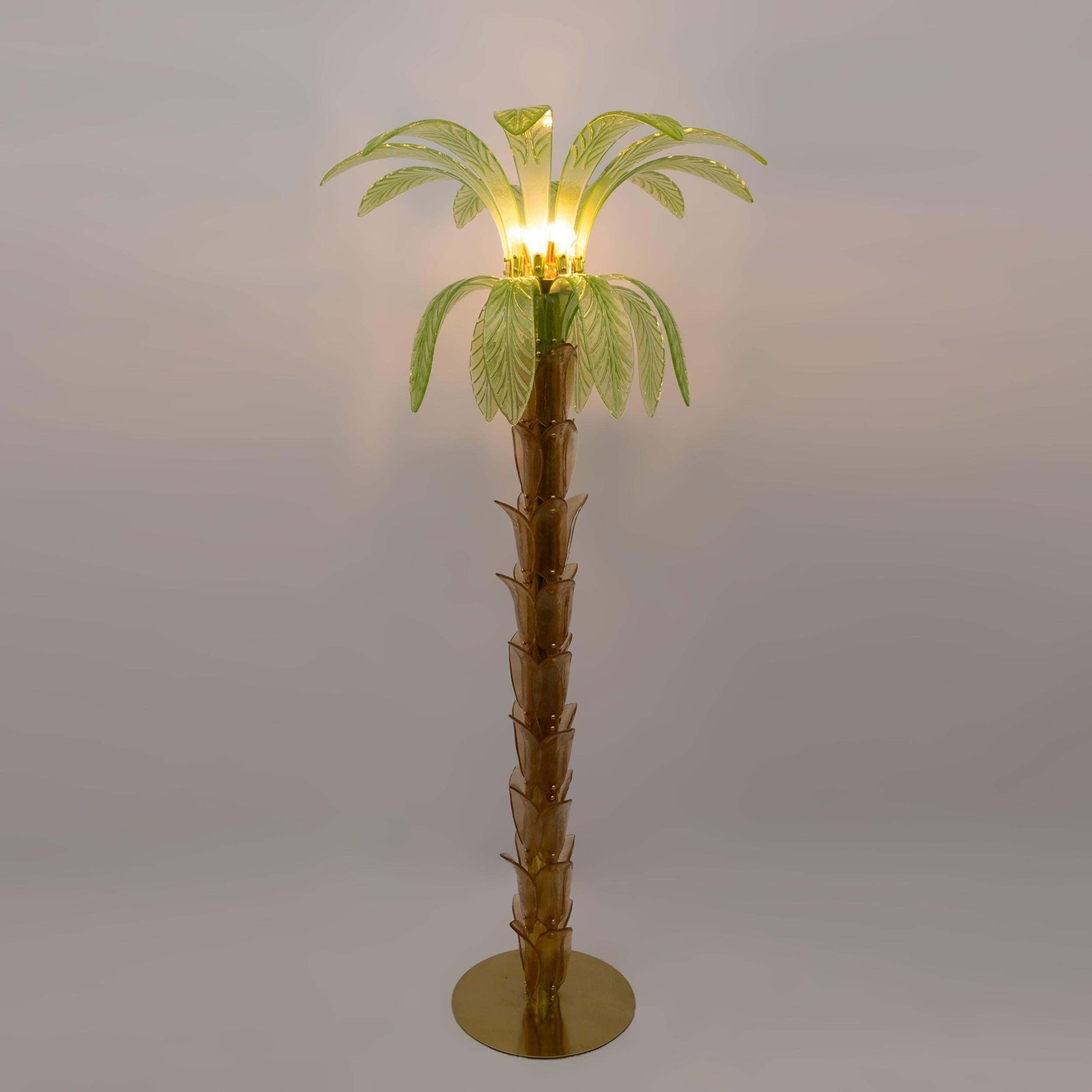 Paar Murano-glas en messing palmboom vloerlampen photo for sale
