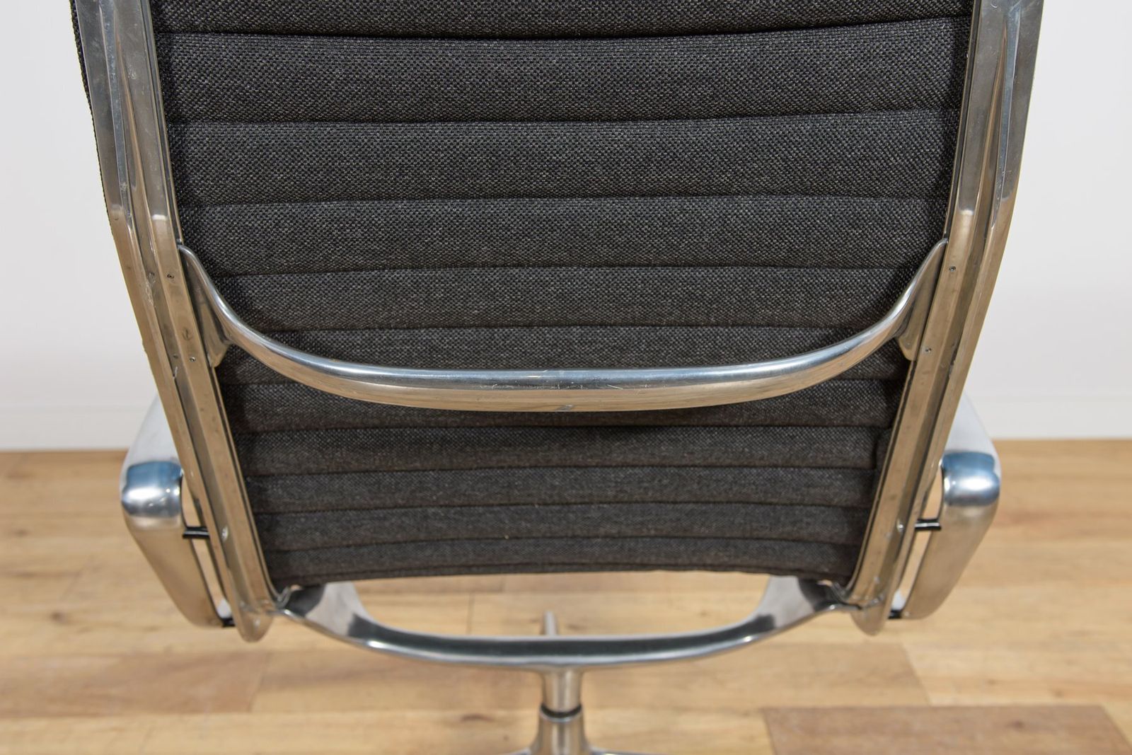 2193.0 Ea124 Lounge Chair By Charles & Ray Eames For Herman Miller, United States, 1980s photo