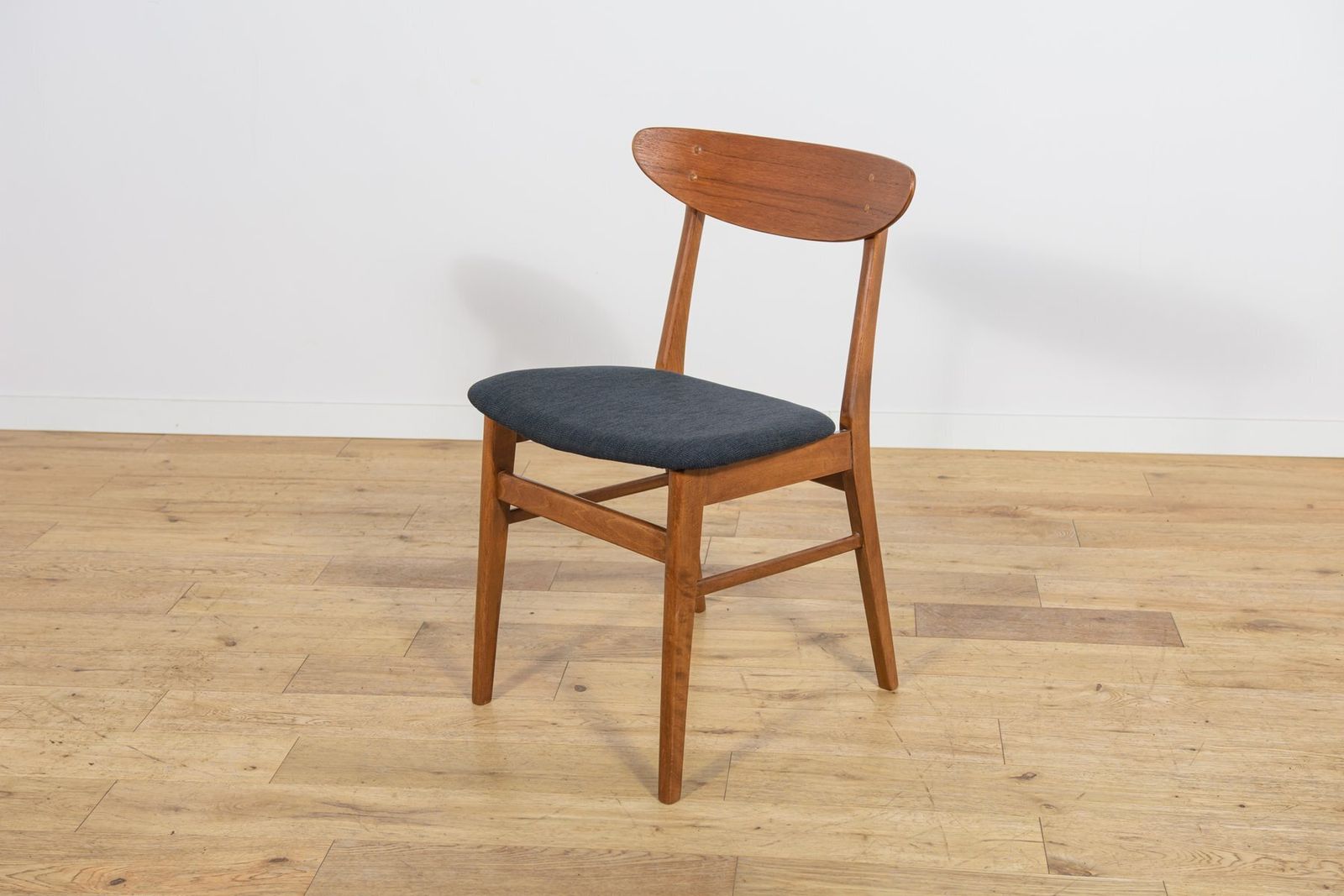 Mid Century Model 210 Dining Chairs From Farstrup Møbler, 1960s, Set Of 6 photo vinterior