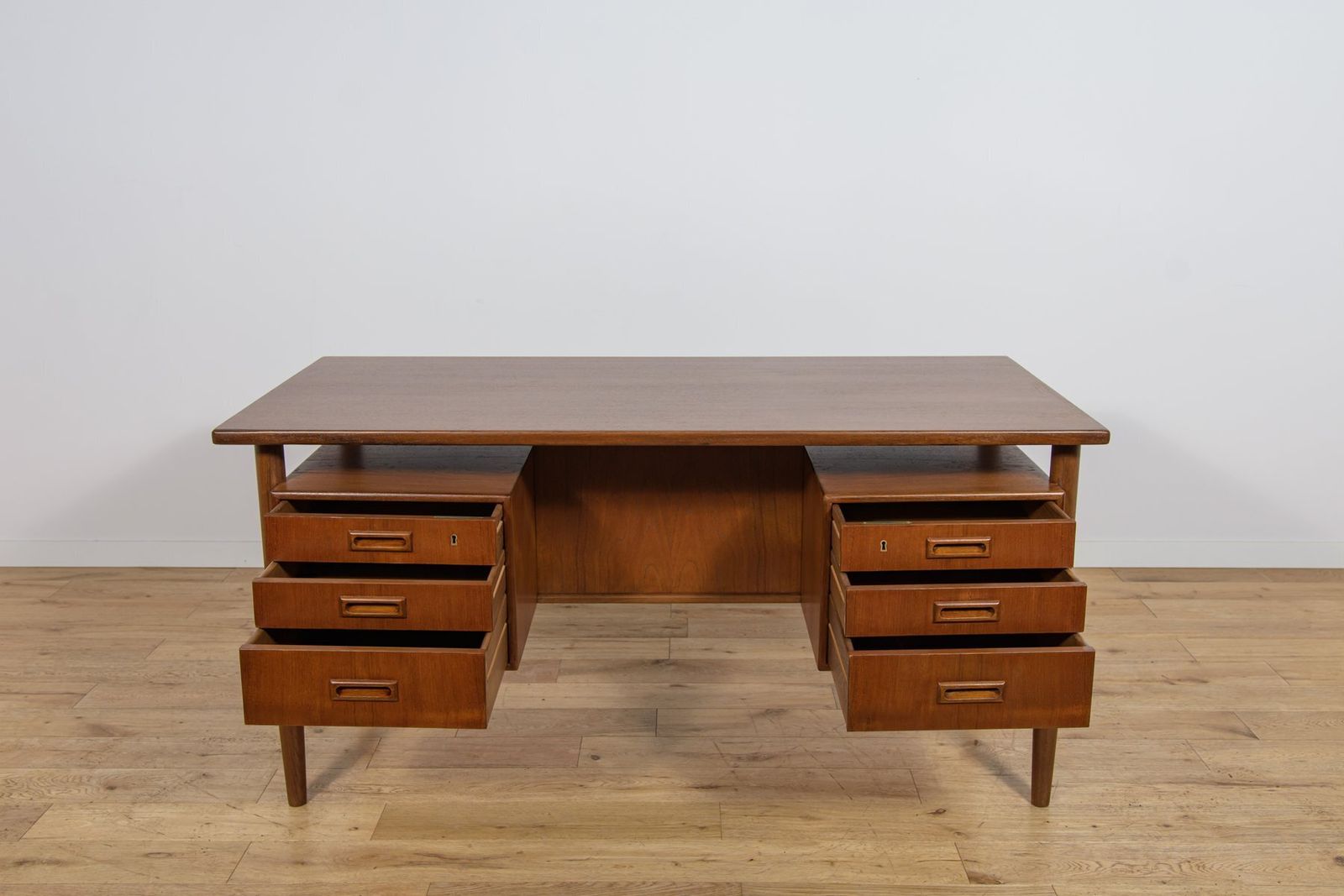 2765.0 Mid Century Freestanding Teak Desk By Arne Vodder For Sibast, 1960s photo