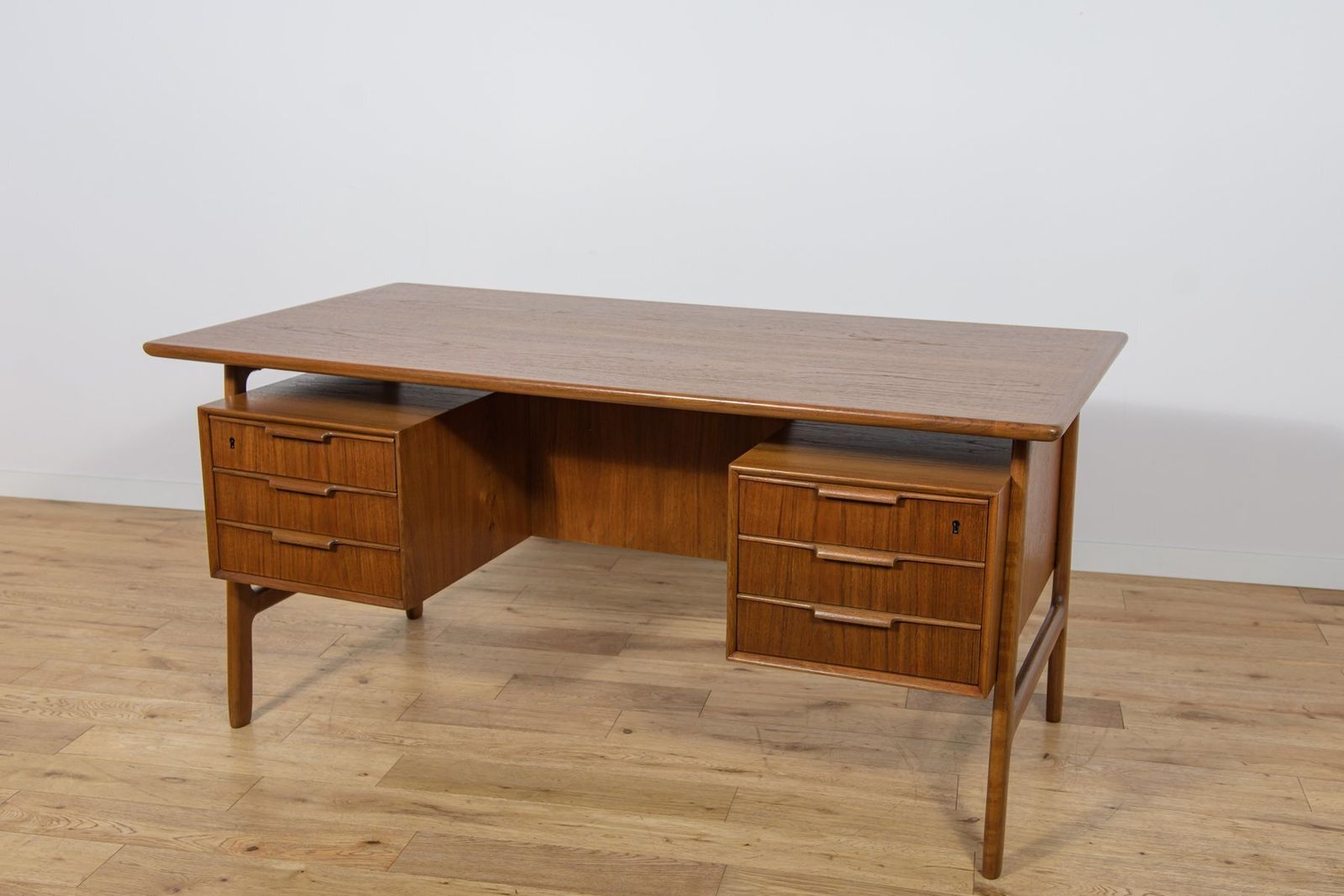 Mid Century Teak Model 75 Freestanding Desk From Omann Jun, Denmark, 1950s