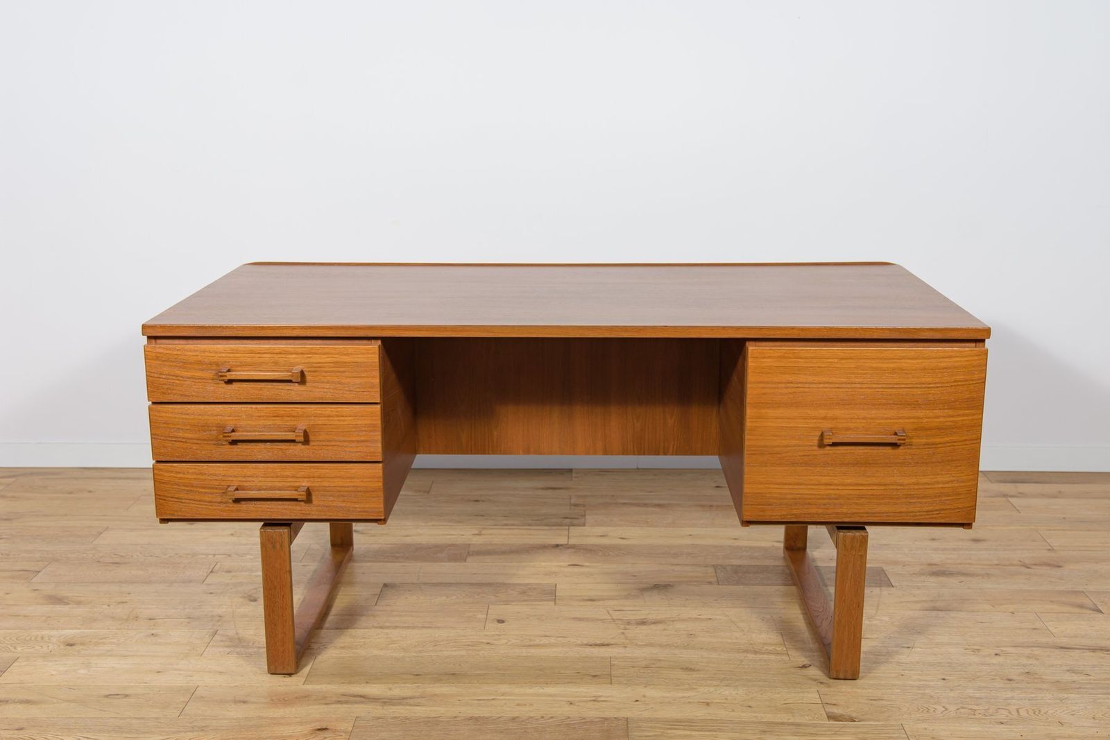 Mid Century Teak Freestanding Desk By Torben Valeur & Henning Jensen For Dyrlund, Denmark, 1960s photo for sale