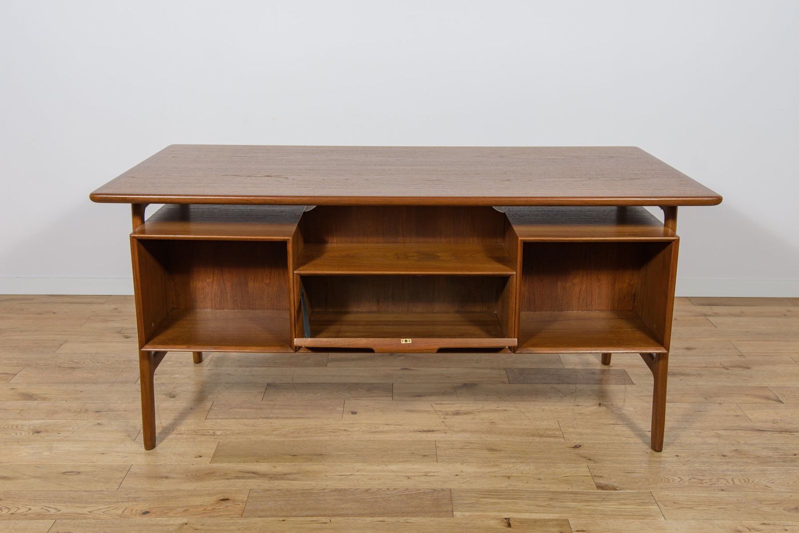 Mid Century Teak Model 75 Freestanding Desk From Omann Jun, Denmark, 1950s photo vinterior