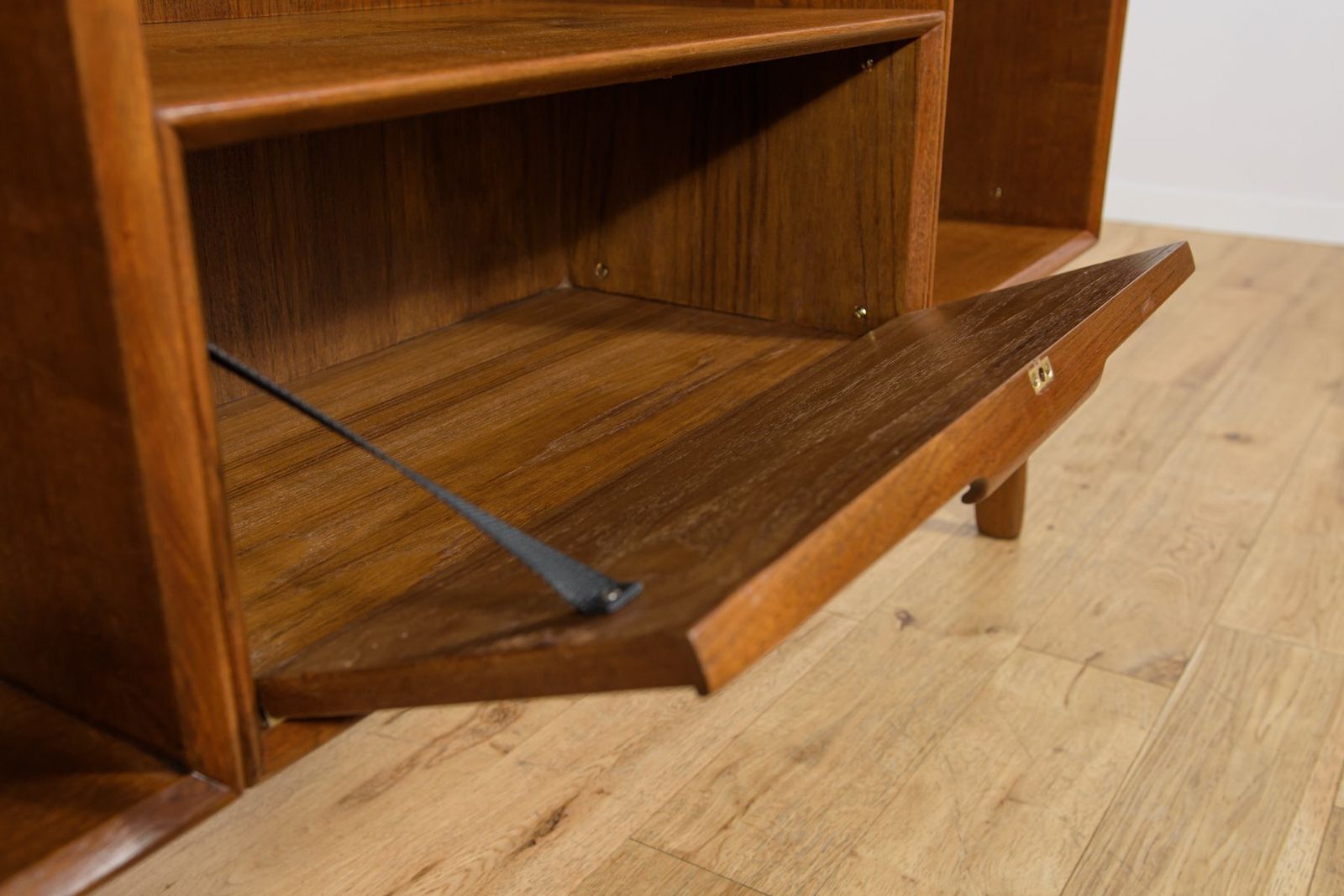 Mid Century Teak Model 75 Freestanding Desk From Omann Jun, Denmark, 1950s photo vintage