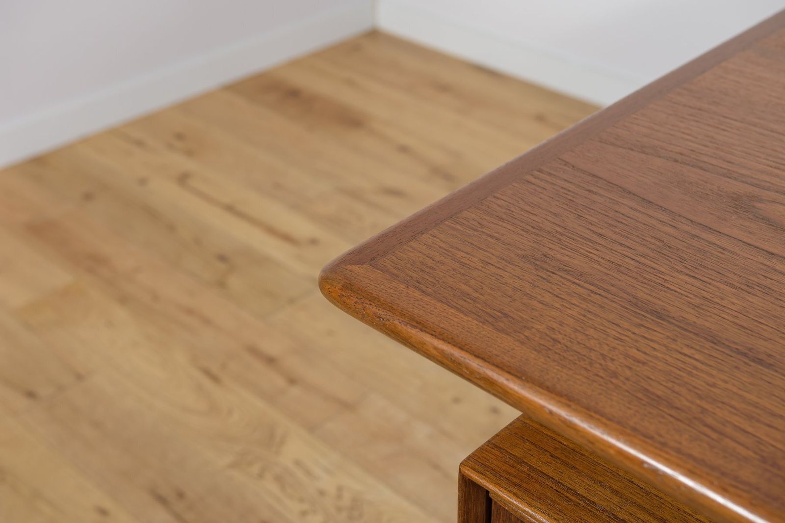 photo vintage Mid Century Teak Model 75 Freestanding Desk From Omann Jun, Denmark, 1950s