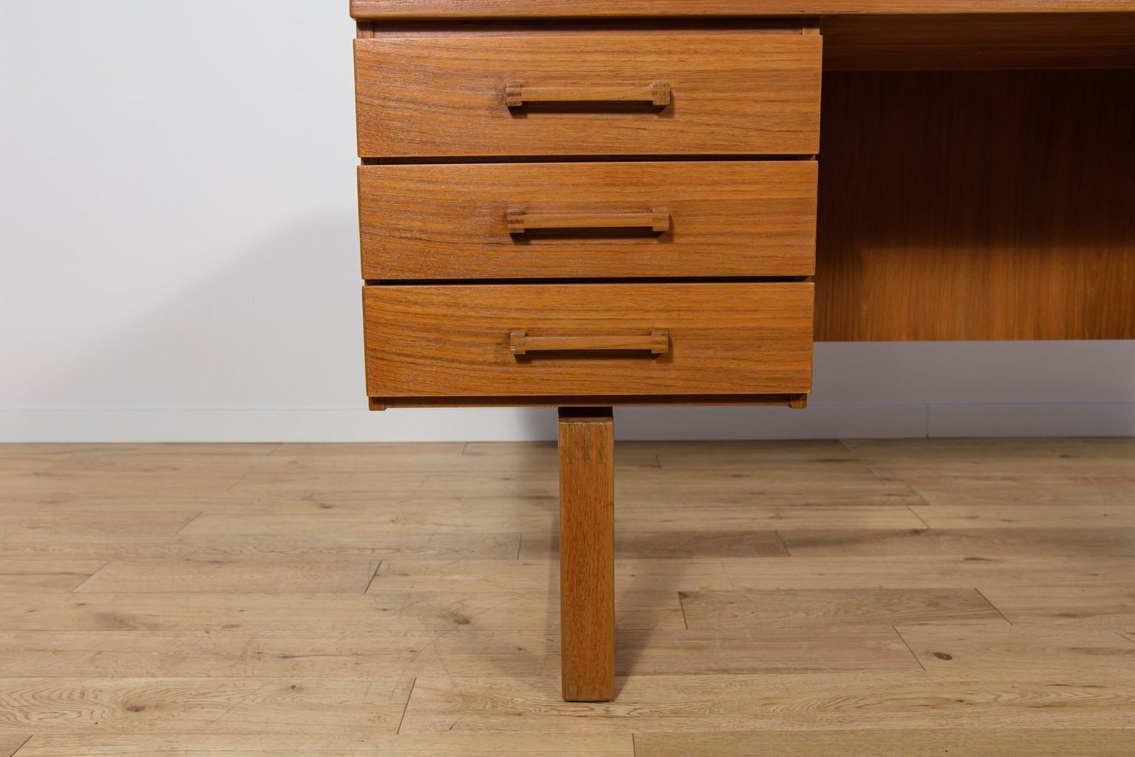 photo vintage Mid Century Teak Freestanding Desk By Torben Valeur & Henning Jensen For Dyrlund, Denmark, 1960s