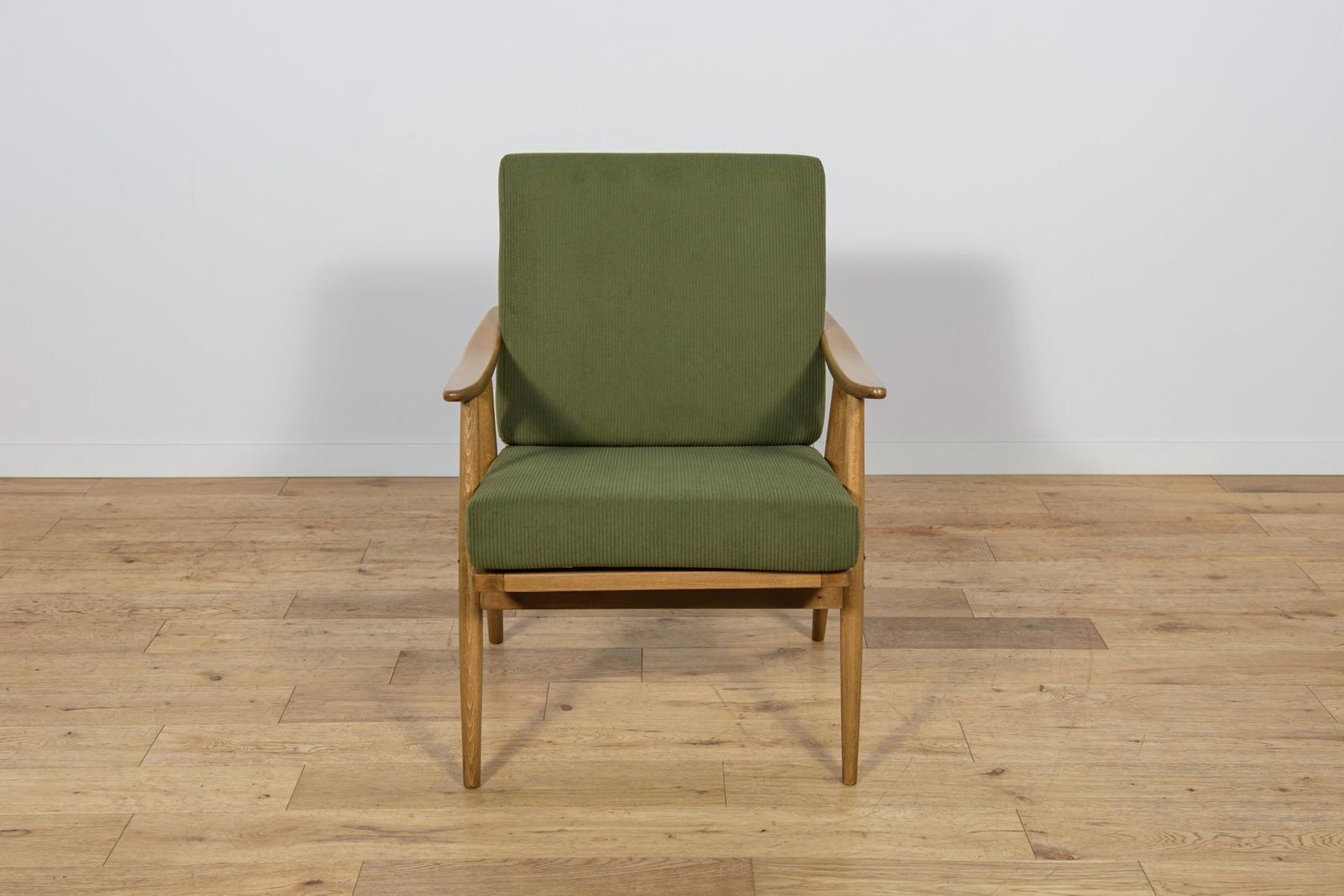 photo furniture Mid Century Modern Armchairs From Ton, Czechoslovakia, 1960s, Set Of 2
