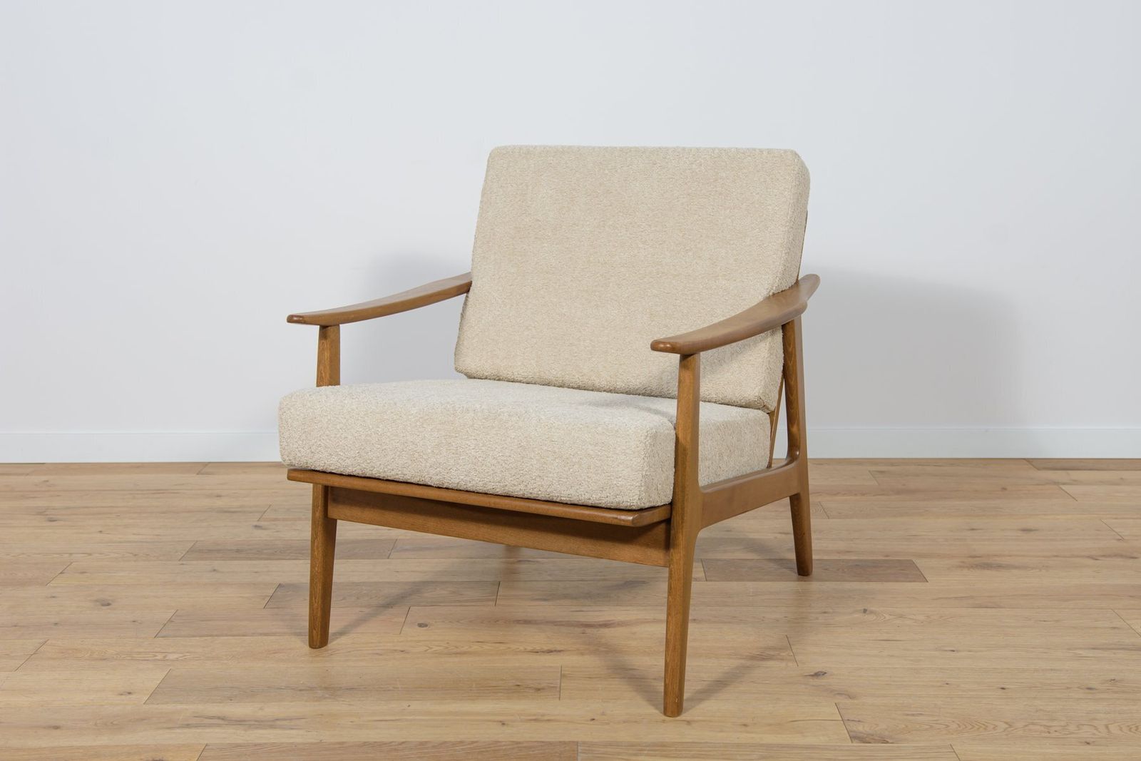 photo furniture Mid Century Modern Polish Model 5825 Chairs, 1960s, Set Of 2