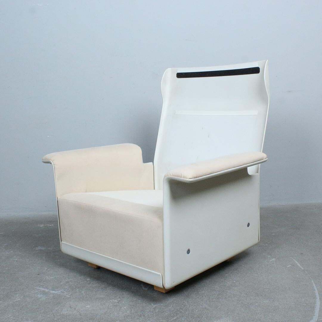 photo for sale Hoge Draaifauteuils 620 Met Ottoman Door Dieter Rams Voor Vitsoe