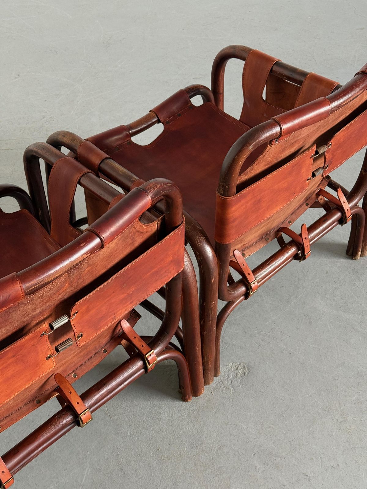 photo furniture Tito Agnoli Leather Safari Chairs For Bonacina