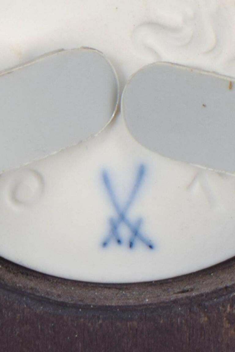 Meissen. Petite plaque en biscuit à portraits classiques de profil, double face. photo Décoration