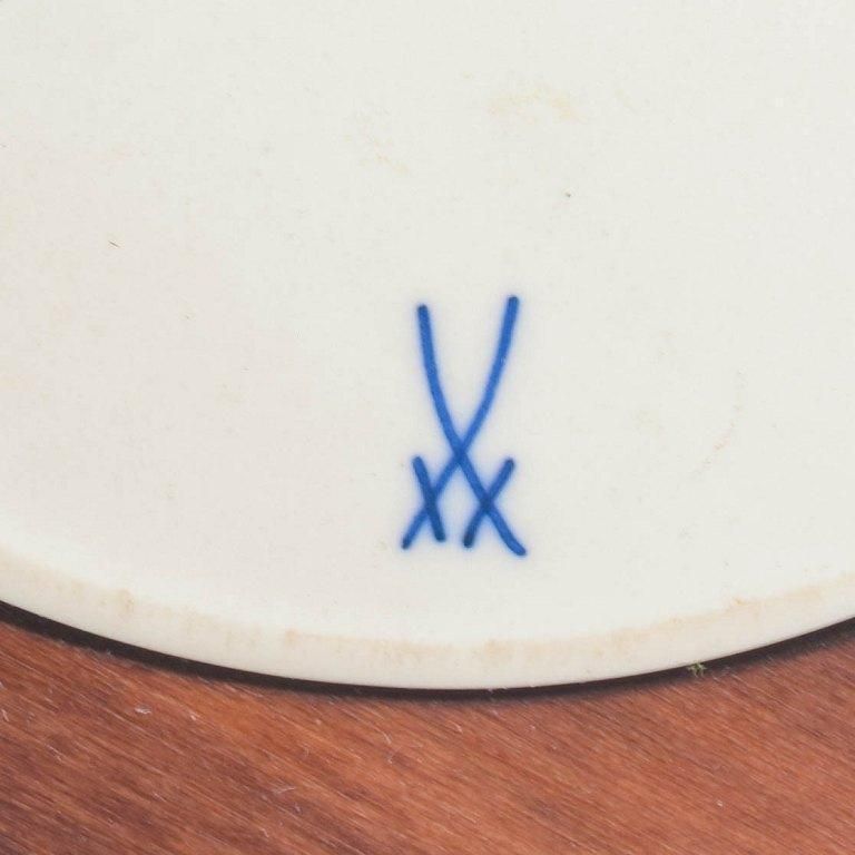 Meissen, plaque circulaire en relief en biscuit, portrait féminin de profil, années 1970 photo Art