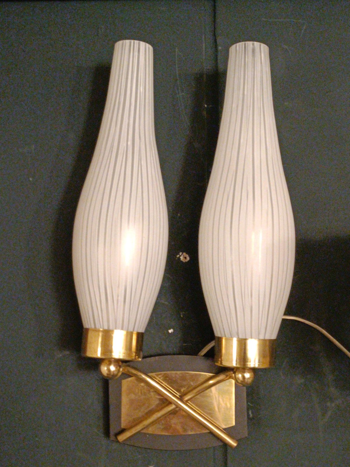 Pair Of Brass And Vertro Opaline Ribbed Wall Lamps, Italy 1950s photo 1045.0