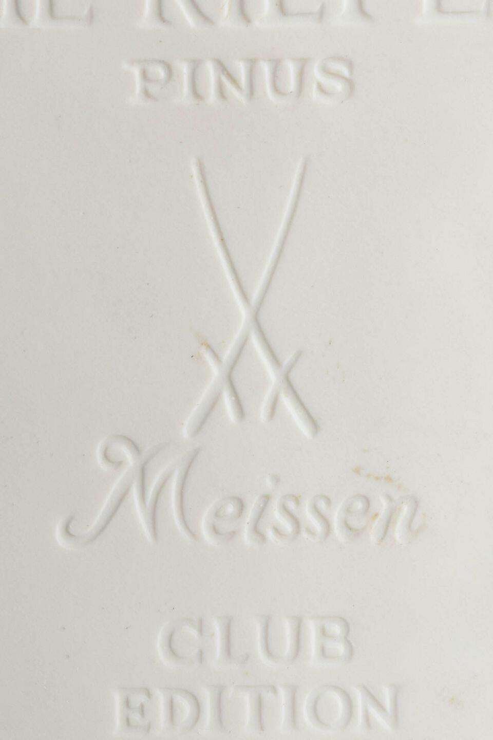 Meissen. Plaque en relief en porcelaine biscuit blanche, motif d'arbres. Années 1970 photo Art