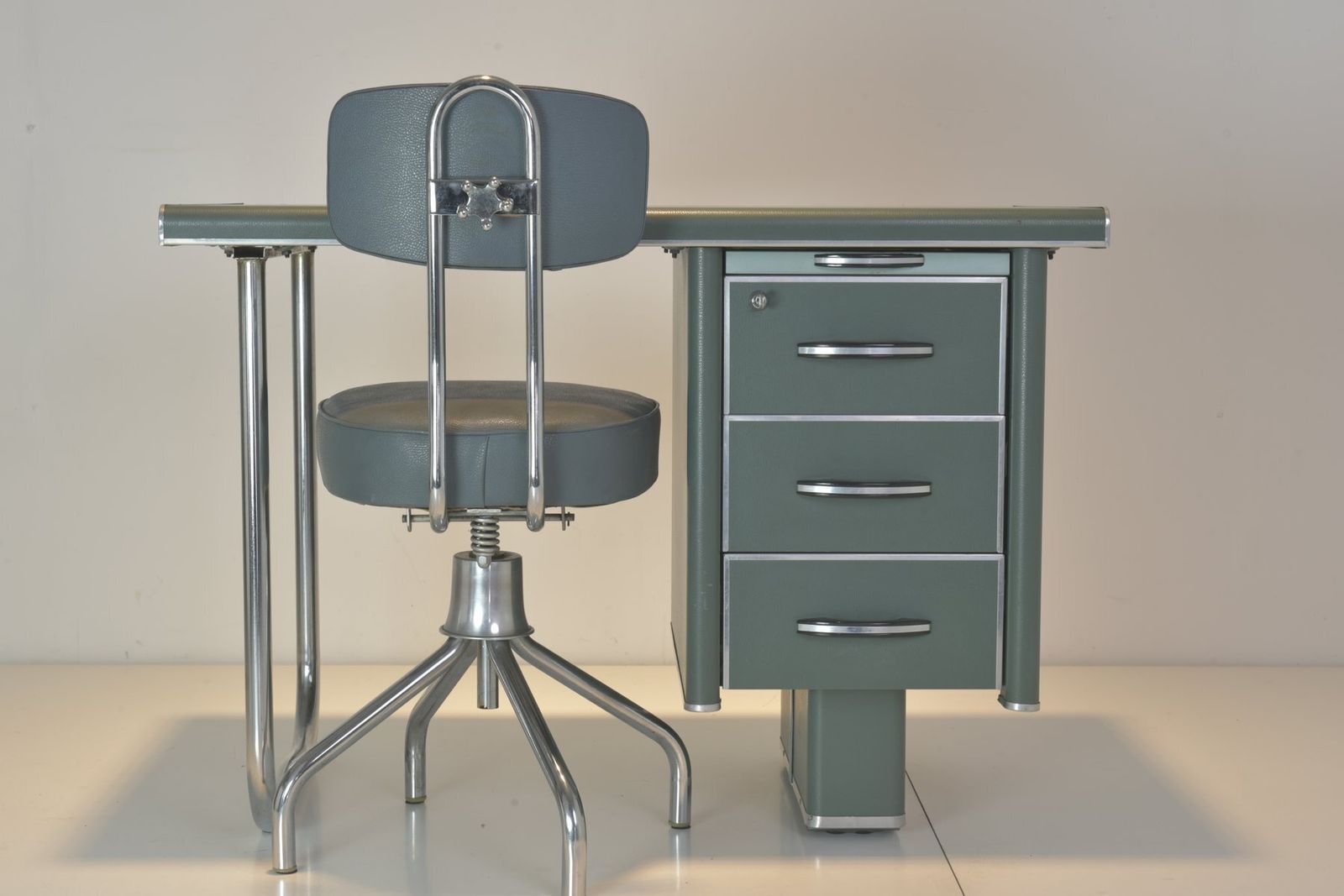 Steeltube Desk With Desk Chair From Nori, France, 1958, Set Of 2 photo Furniture