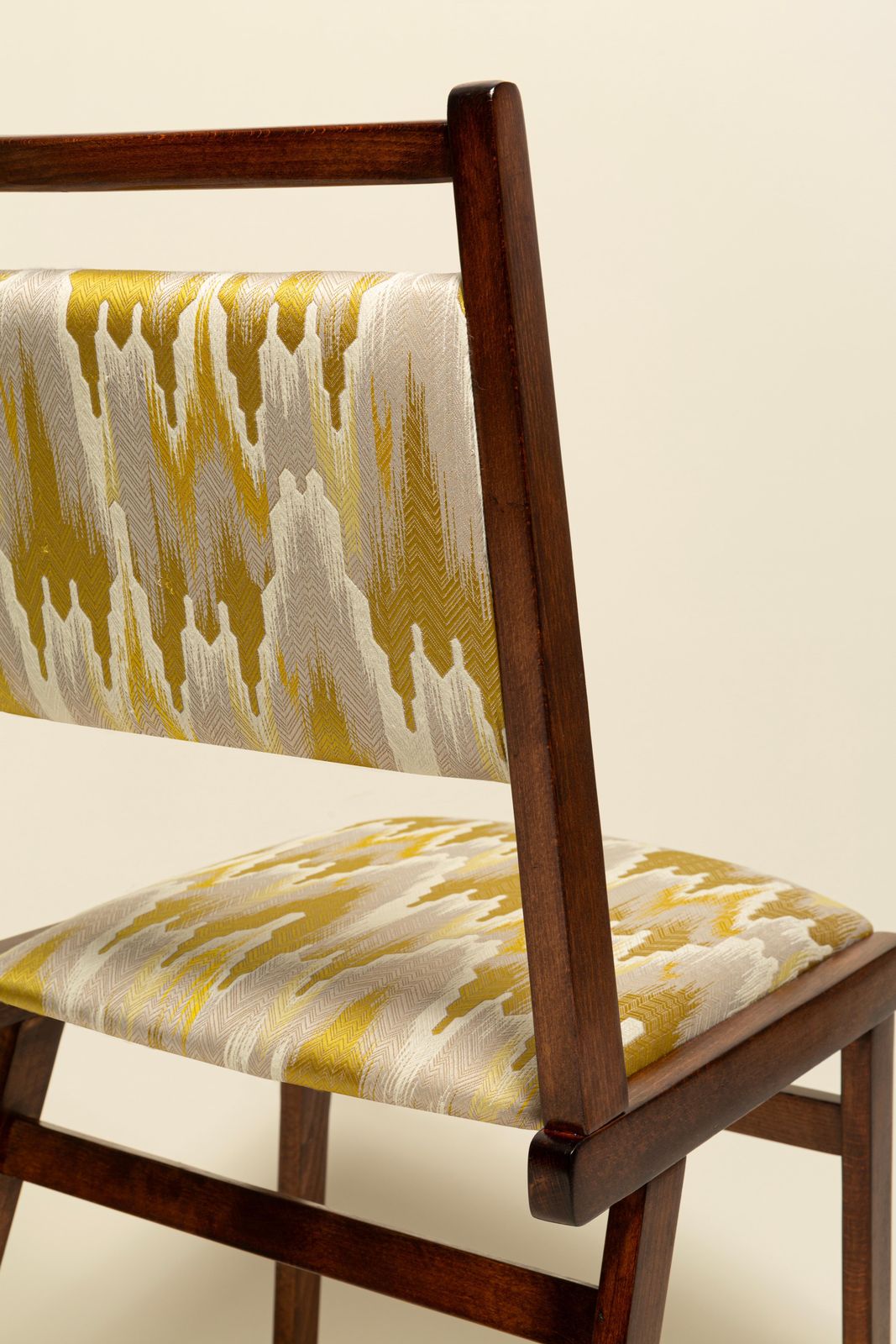 Mid-Century Jar Chair, Yellow Fandago Jacquard van Dedar, Polen, Europa, jaren 1960. photo vinterior