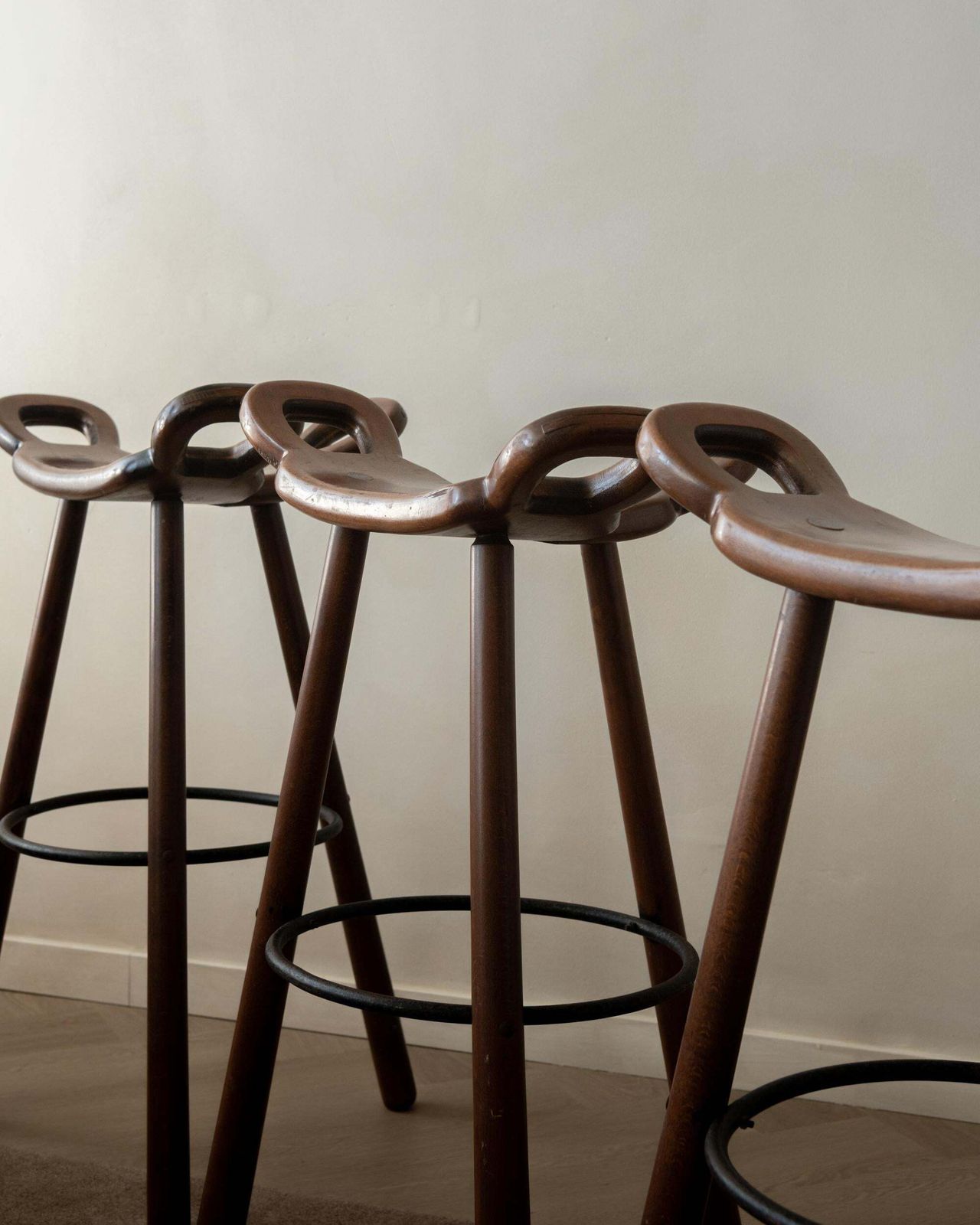 photo vinterior Spanish Brutalist Wooden Marbella Bar Stools By Confonorm, 1970s, Set Of 3