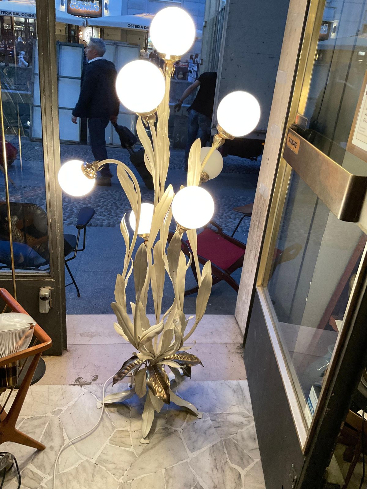 Floor Lamp   White Lacquered Metal é White Glass Spheres .Italia 1970 photo for sale