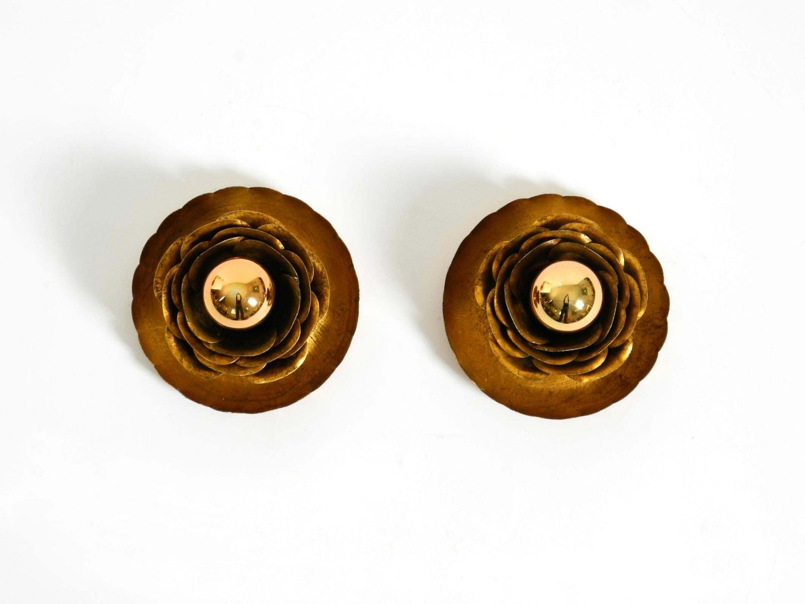 Twee vergulde "Water Lily" wandlampen van Banci Firenze, Italië, ca. jaren 1960 photo for sale