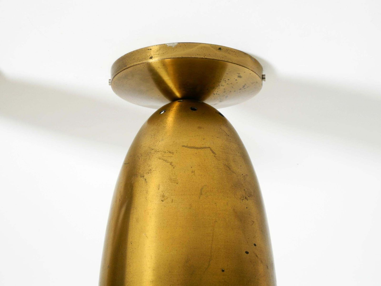 Een paar grote Mid-Century Modern messing plafondlampen photo vintage